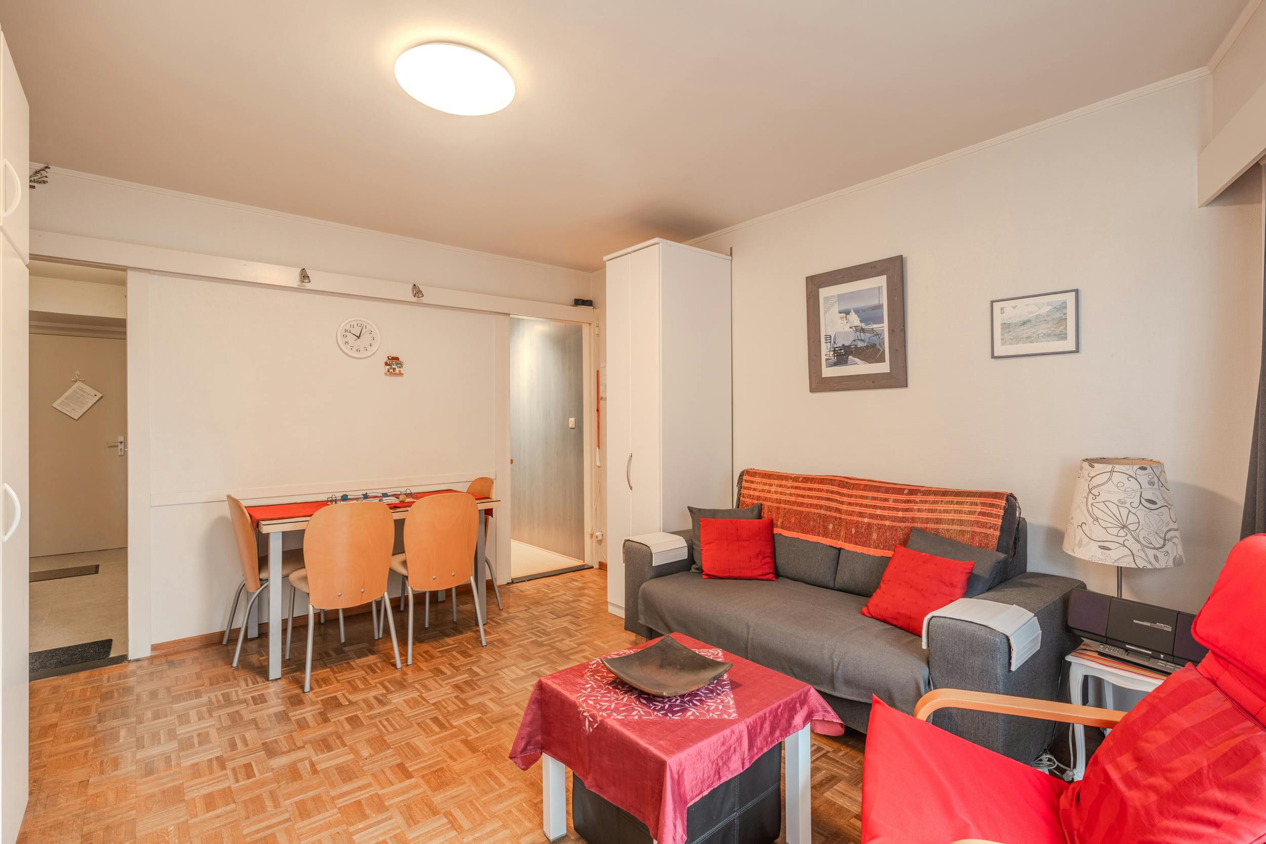 Studio met aparte slaapruimte en zijdelings zeezicht! foto 10