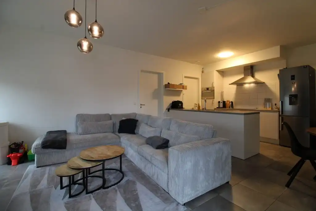 Prachtig appartement gelegen op de 1ste V met ondergrondse autostaanplaats en 2 fietsenstallingen.  foto 2