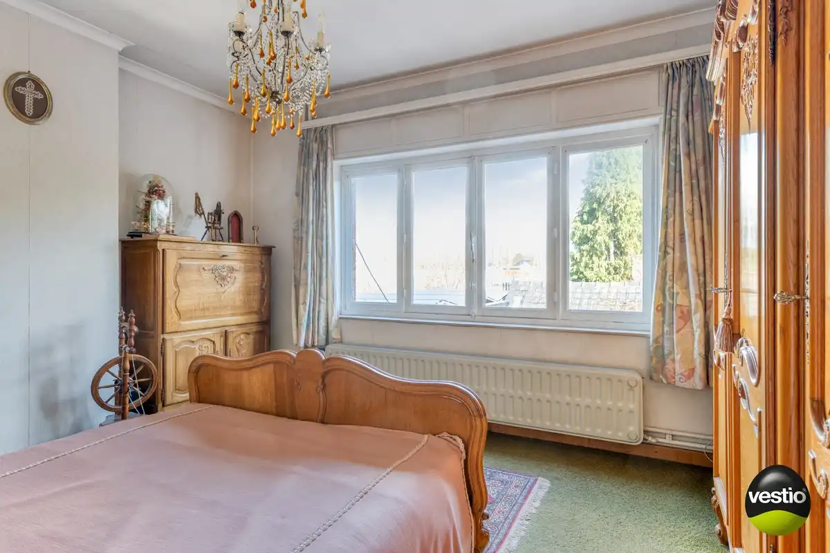 TE RENOVEREN WONING MET 3 SLAAPKAMERS EN GARAGE OP EEN RUIM PERCEEL VAN  8A 29CA IN HARTJE NIEUWERKERKEN foto 24