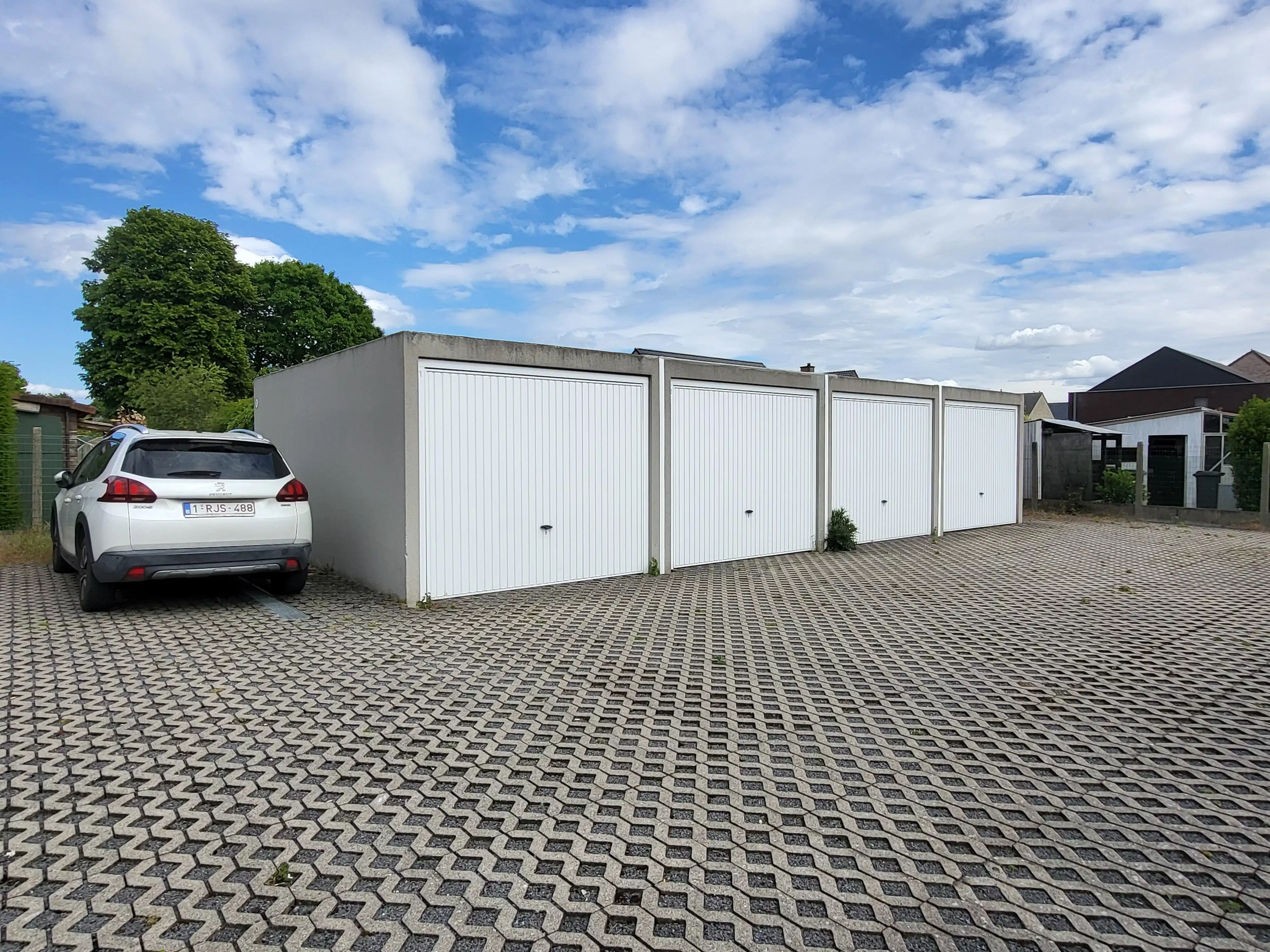 Ruim duplexappartement met 2 slaapkamers, terras en garage gelegen in het centrum van Zottegem. foto 30
