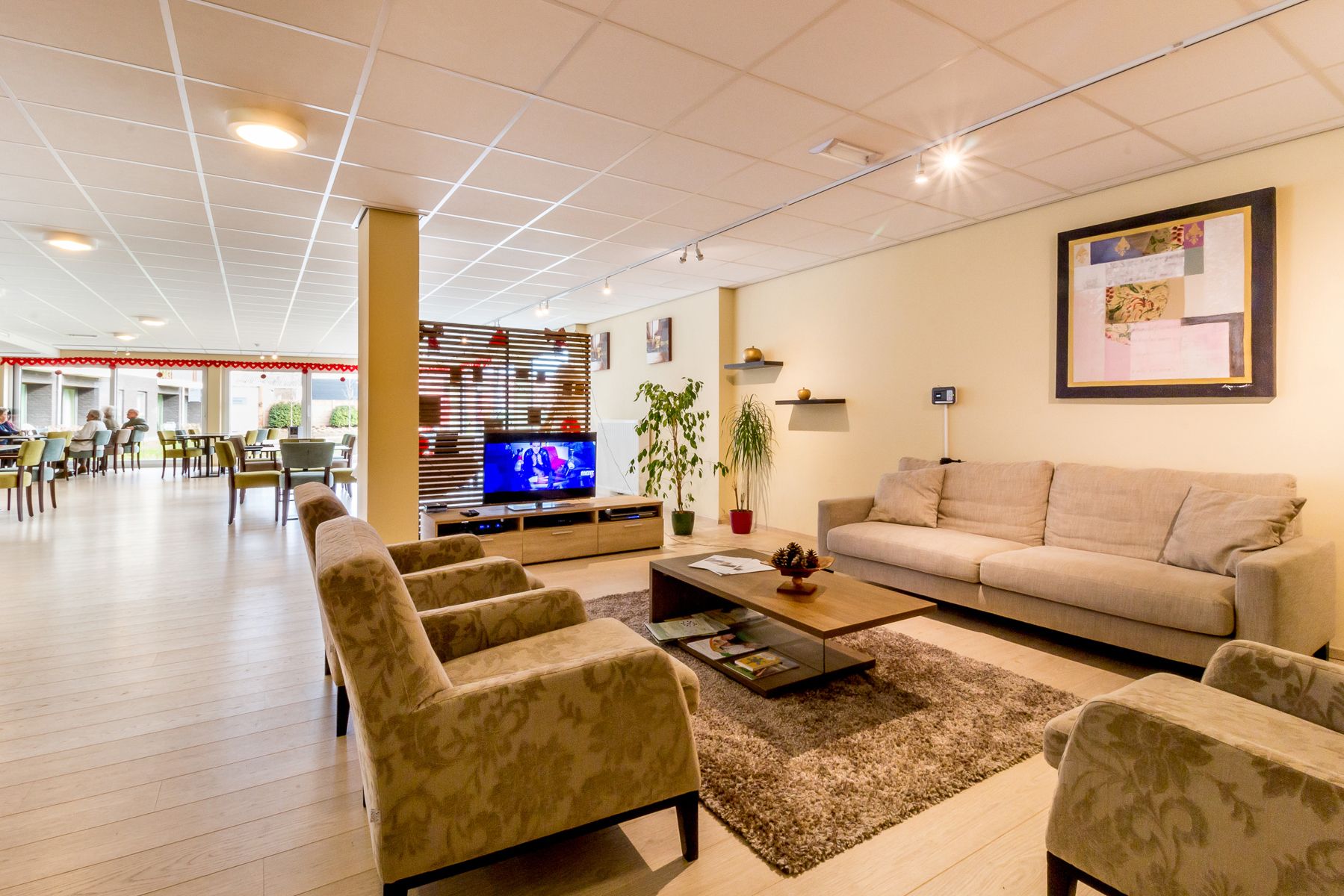Serviceflat nabij het centrum foto 3
