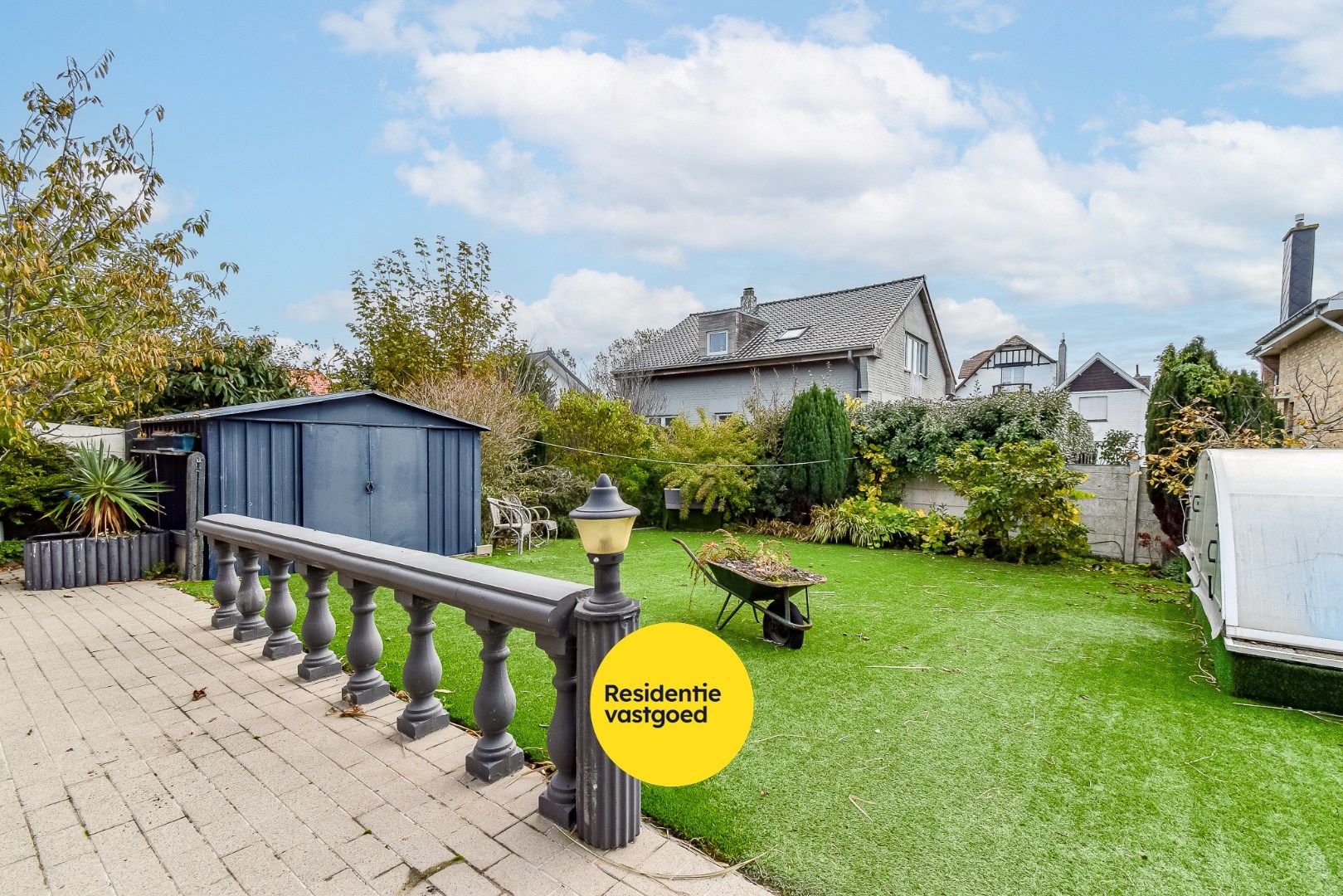 Ruim te renoveren villa op rustige ligging foto 11