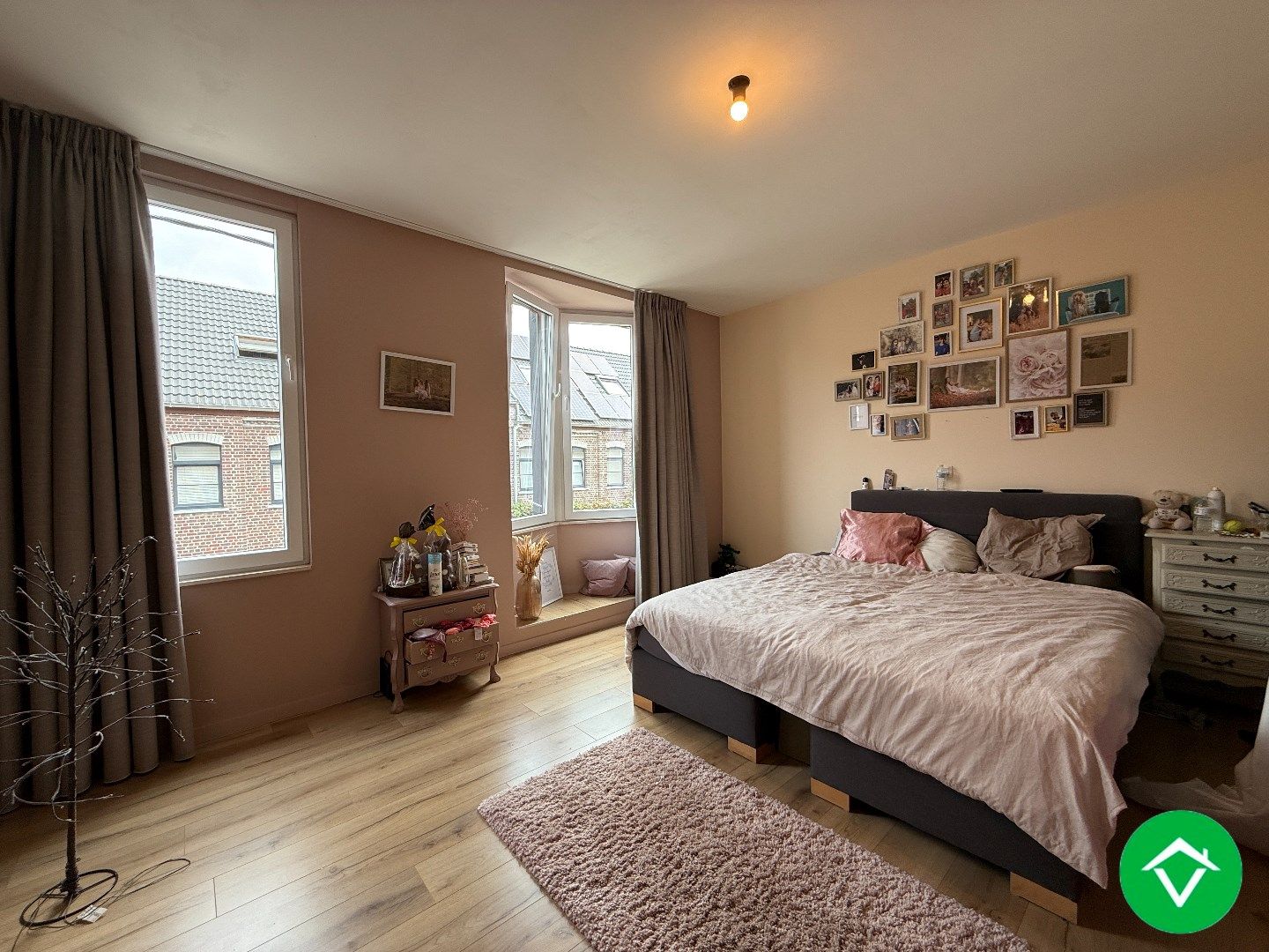 Prachtig gerenoveerde rijwoning nabij het centrum met 3 slaapkamers, tuin en garage te Roeselare foto 11