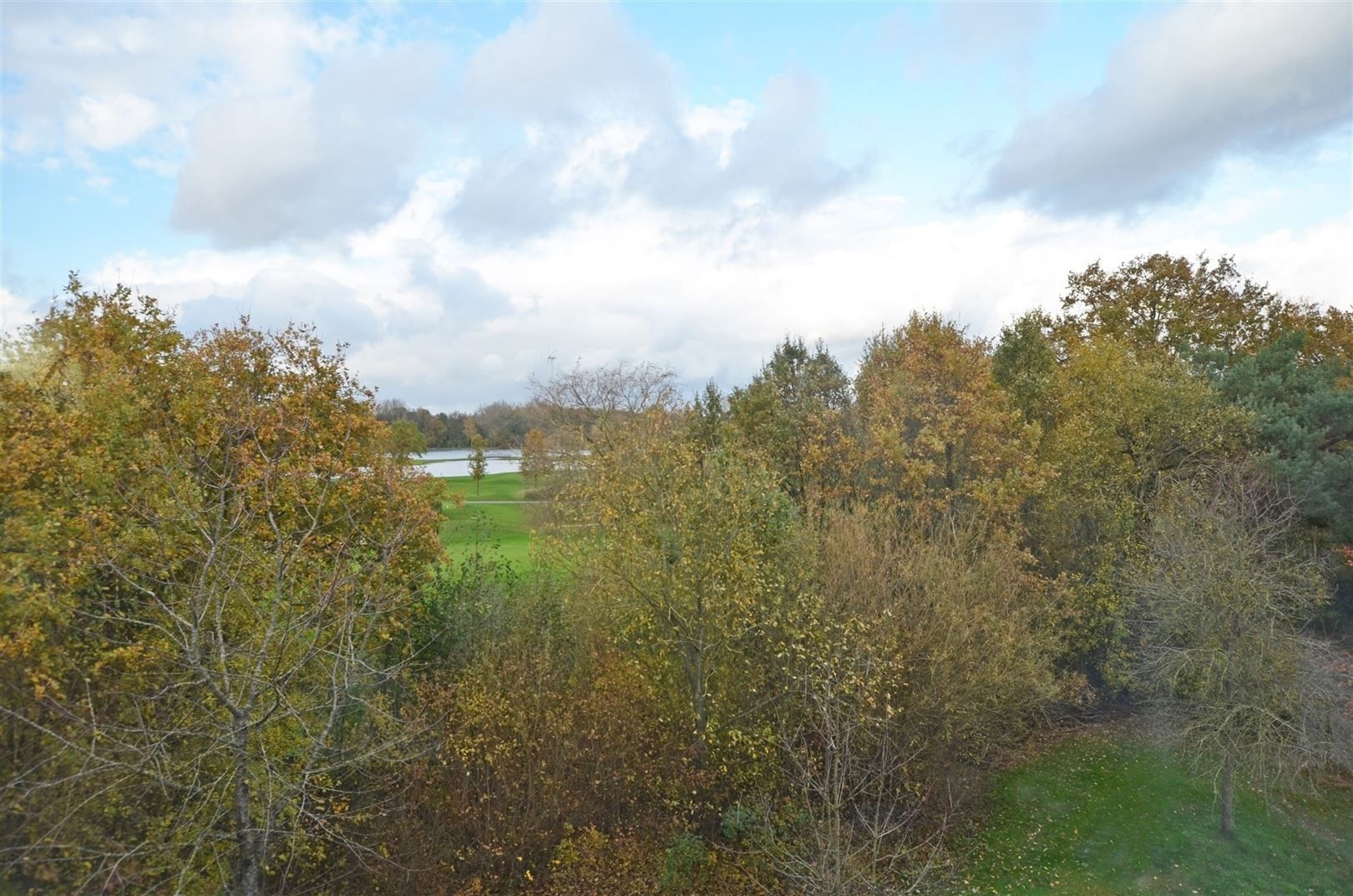 Gemeubelde villa op het golfterrein  foto 3