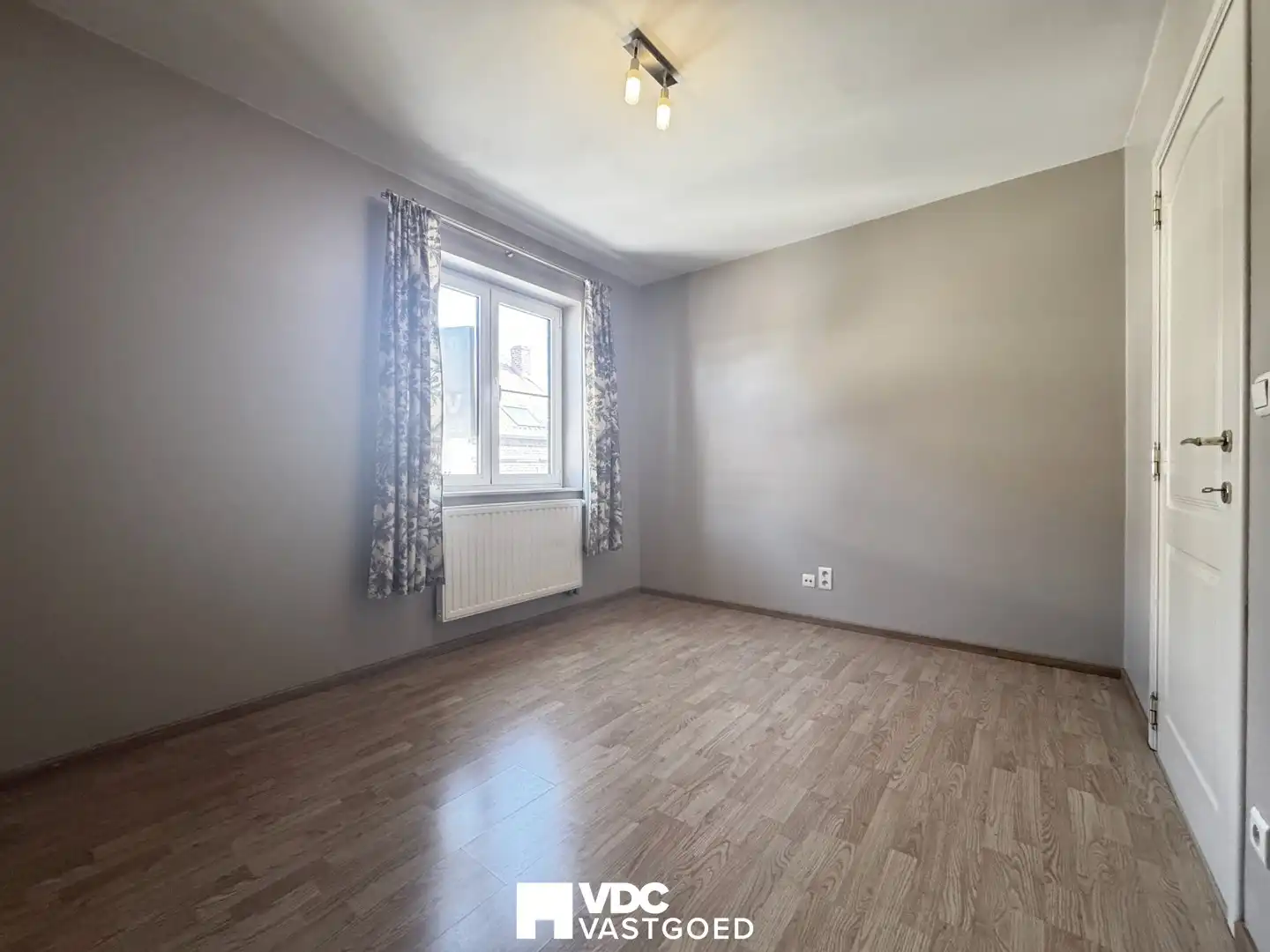 Appartement met twee slaapkamers en garage in hartje Borgloon foto 6
