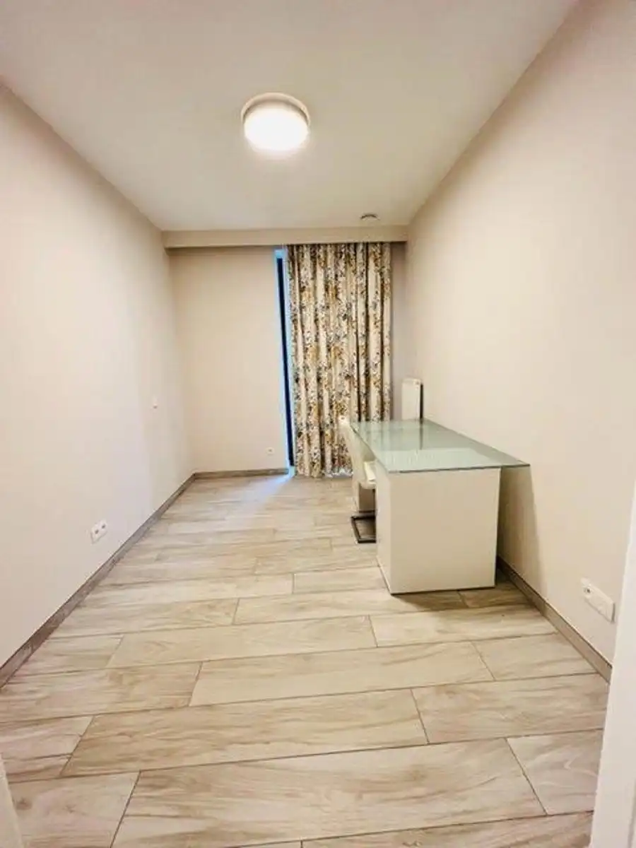 Prachtig gemeubeld 3-slaapkamer app. met front scheldezicht foto 14