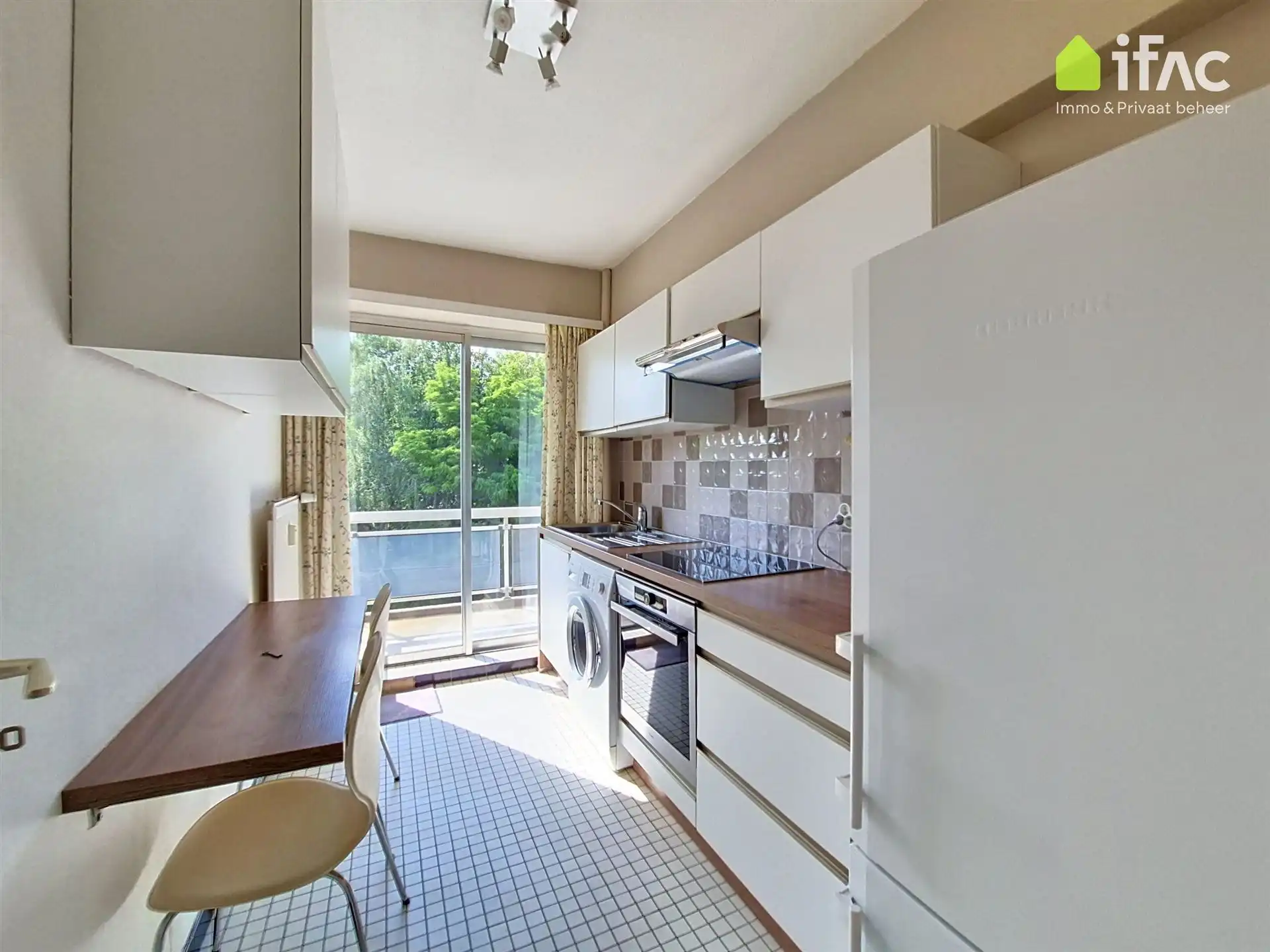 Eénslaapkamer appartement op de 3de verdieping met terras foto 6