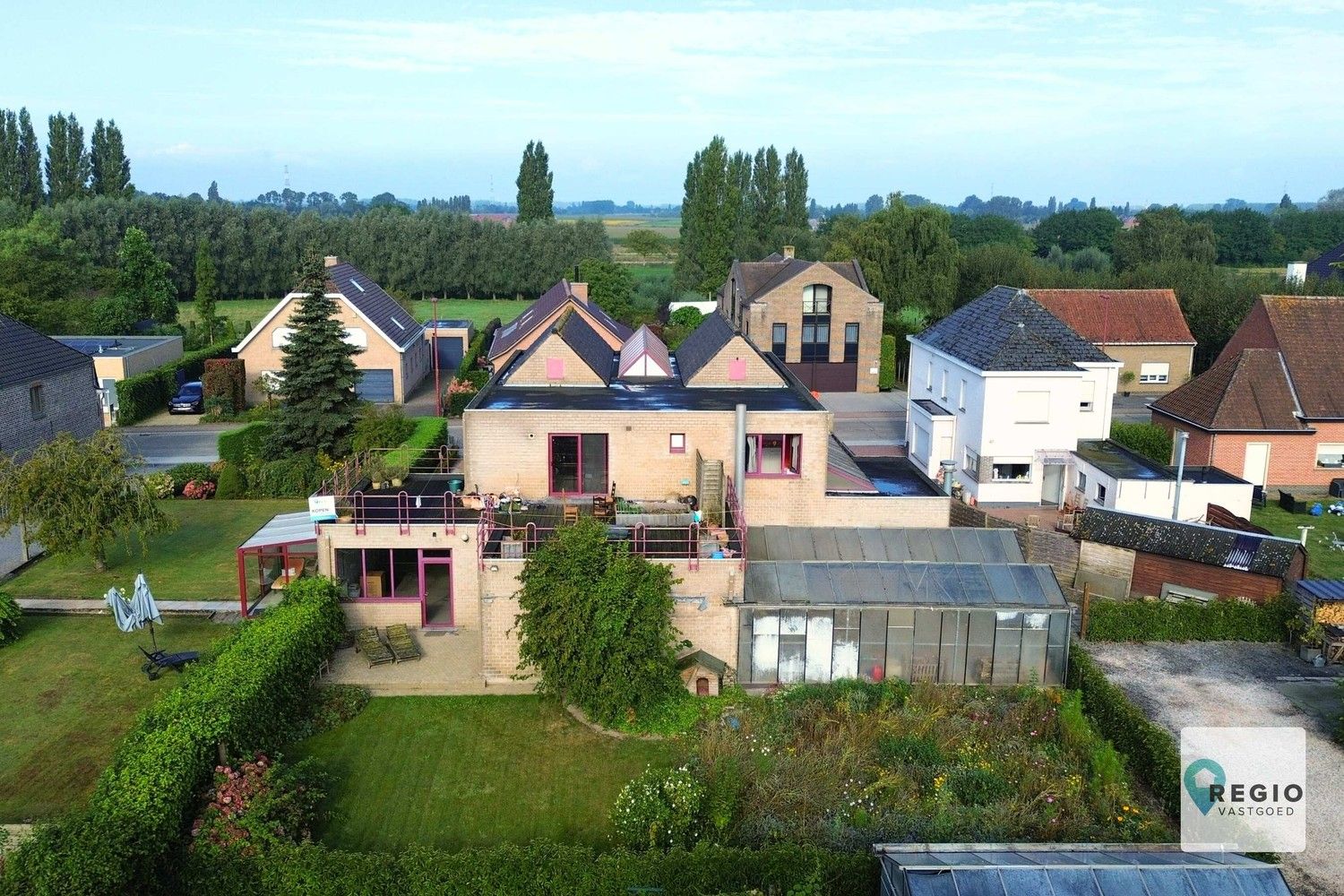 Twee entiteiten - Handelsgelijkvloers + 4 slpk. appartement met ruim terras te Landegem. foto 19