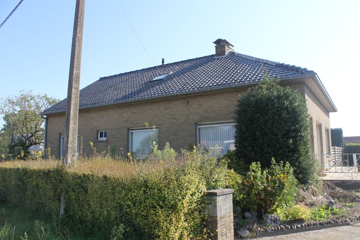 Hoeve met grond te koop te Kortemark foto 3