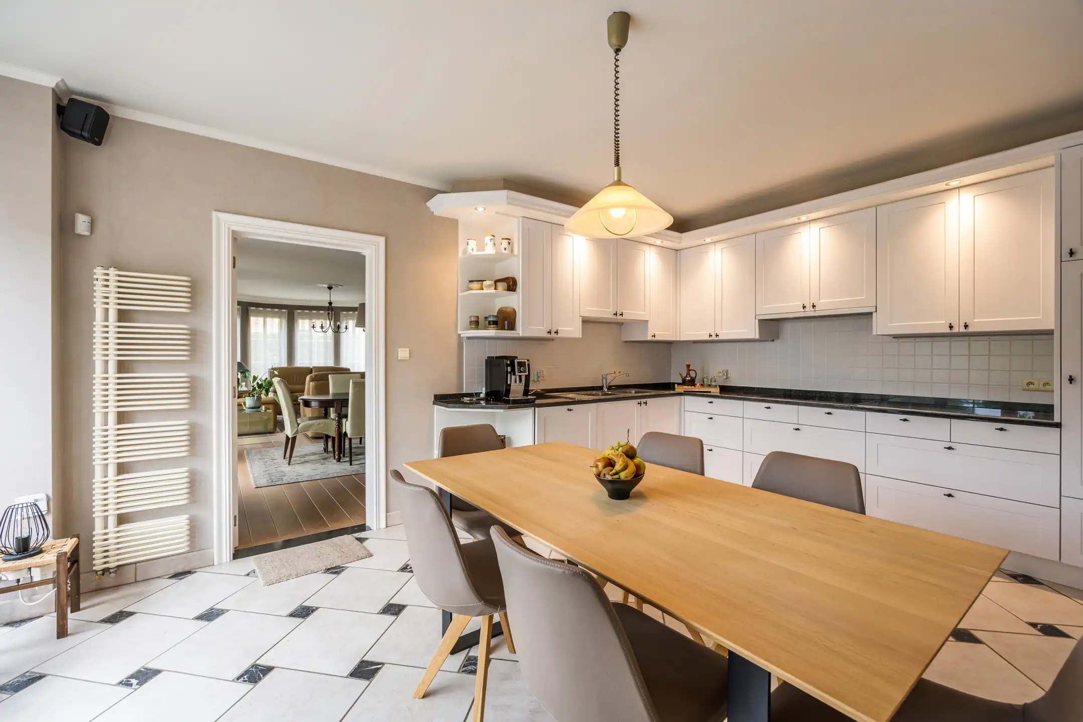 Exclusieve villa met zonnige tuin in Mal foto 16