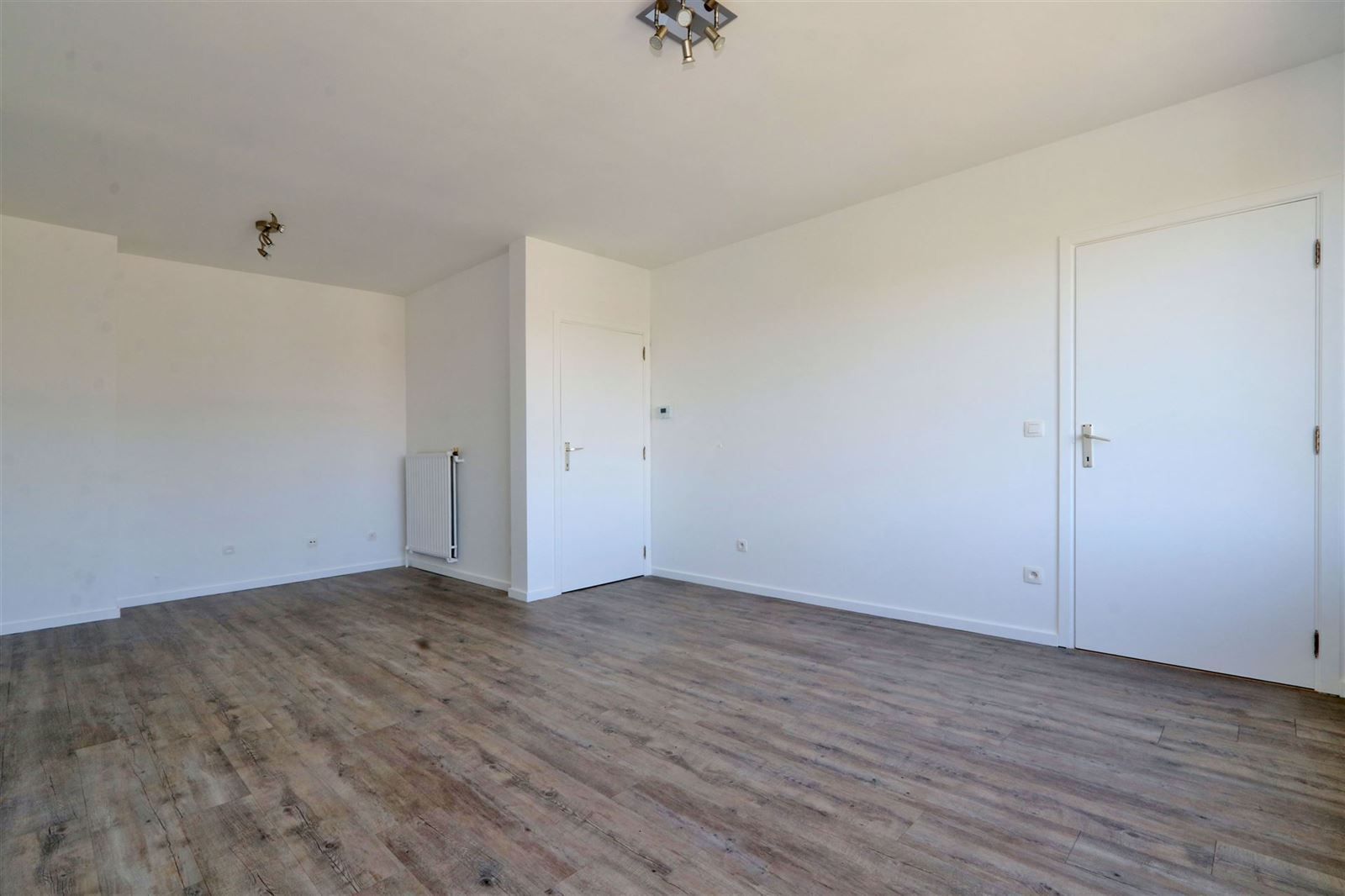 2 kamer appartement met garage en berging  foto 6