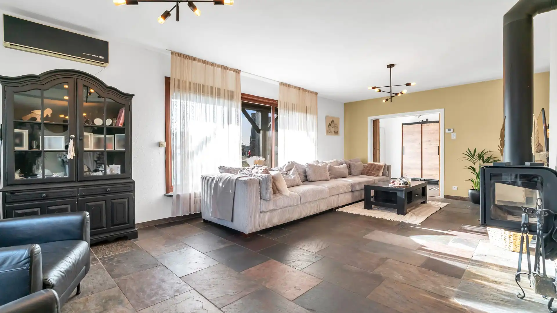 SFEERVOLLE KARAKTERWONING TE MAASMECHELEN MET 4 SLAAPKAMERS foto 8