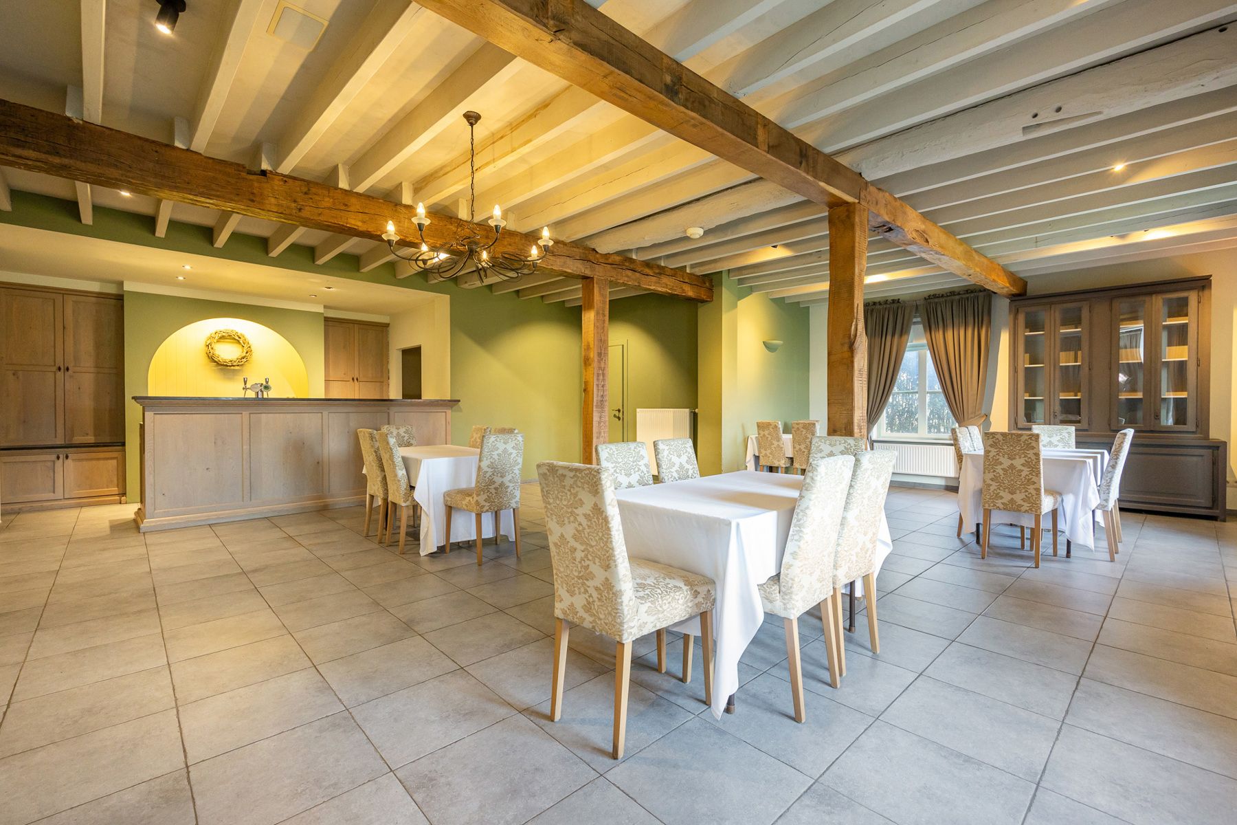 Handelspand (voorheen restaurant) met bovengelegen woonst op een perceel van 2.128 m². foto 10