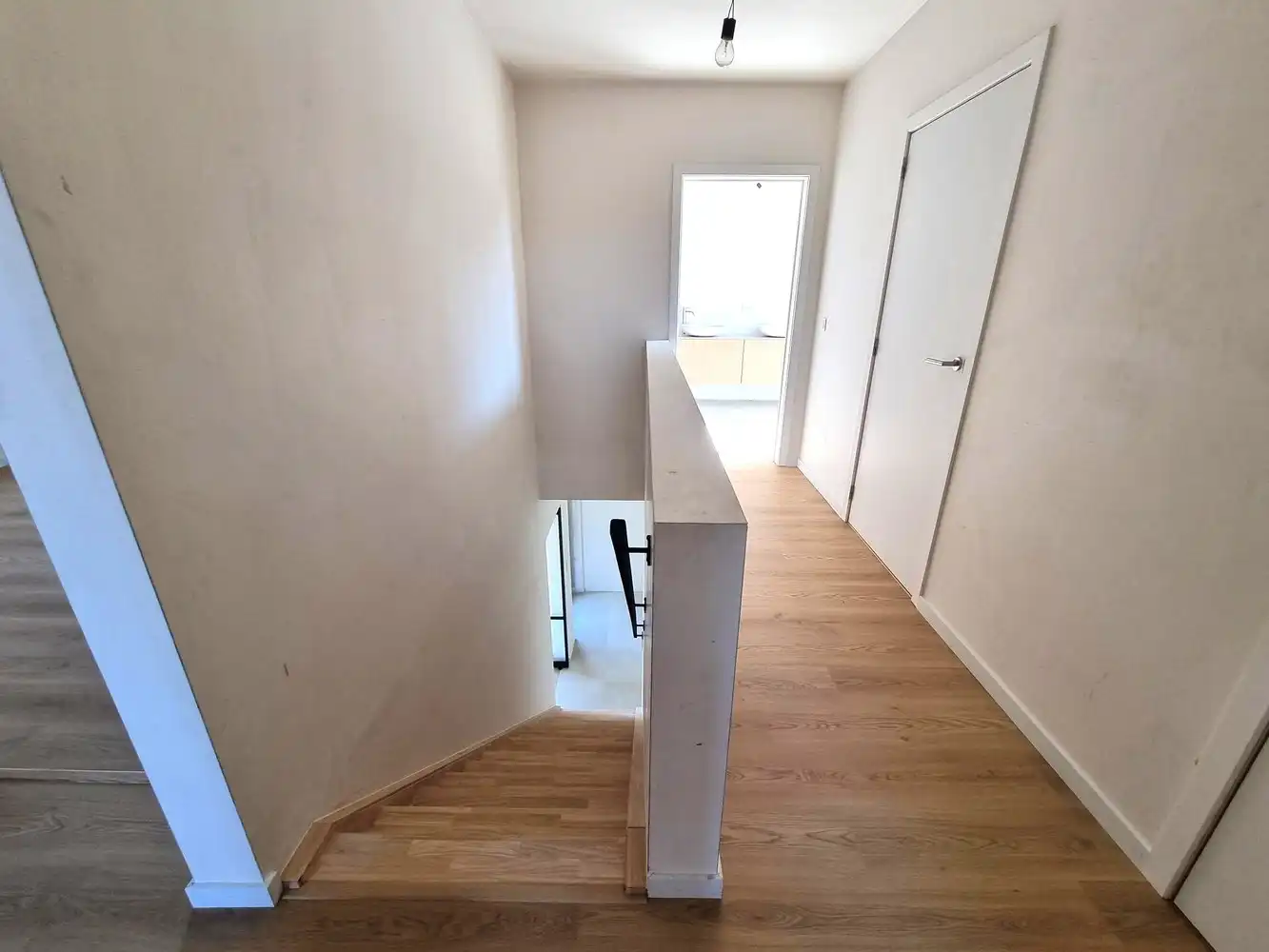 Prachtig, volledig afgewerkte nieuwbouw woning. Rustige ligging. foto 10