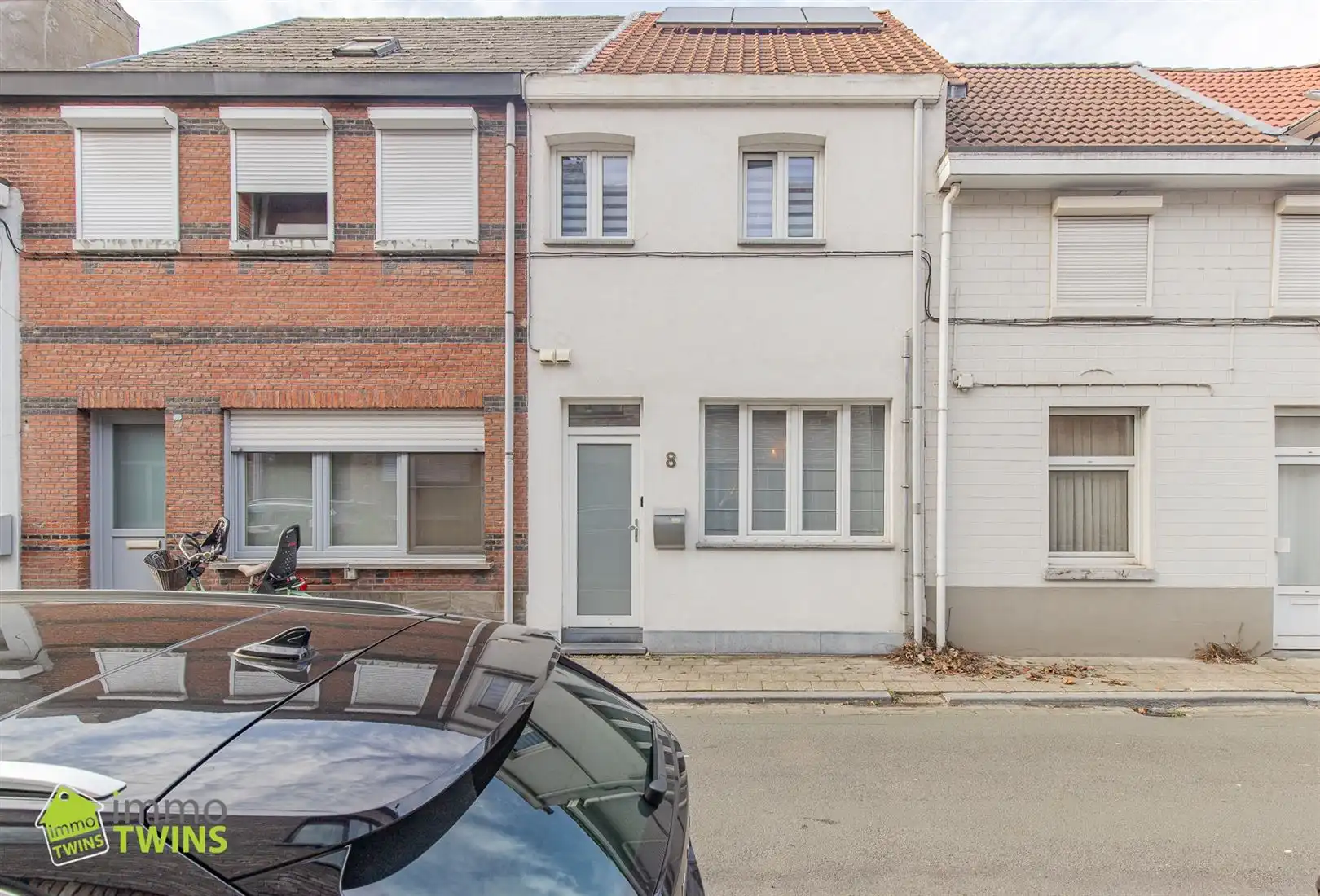 In een rustige maar toch centraal gelegen straat ontdekken we deze volledig instapklare, verrassend ruime en bijzonder energiezuinige woning foto 21