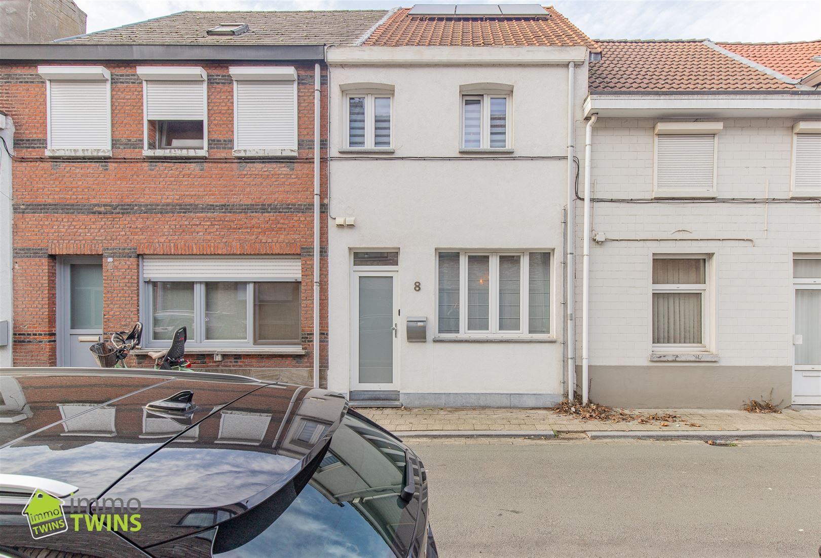 In een rustige maar toch centraal gelegen straat ontdekken we deze volledig instapklare, verrassend ruime en bijzonder energiezuinige woning foto 21
