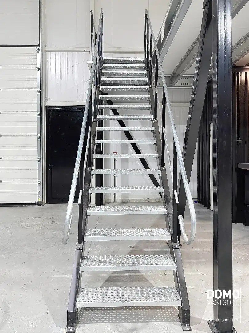 Centraal gelegen KMO unit te Hasselt. foto 13