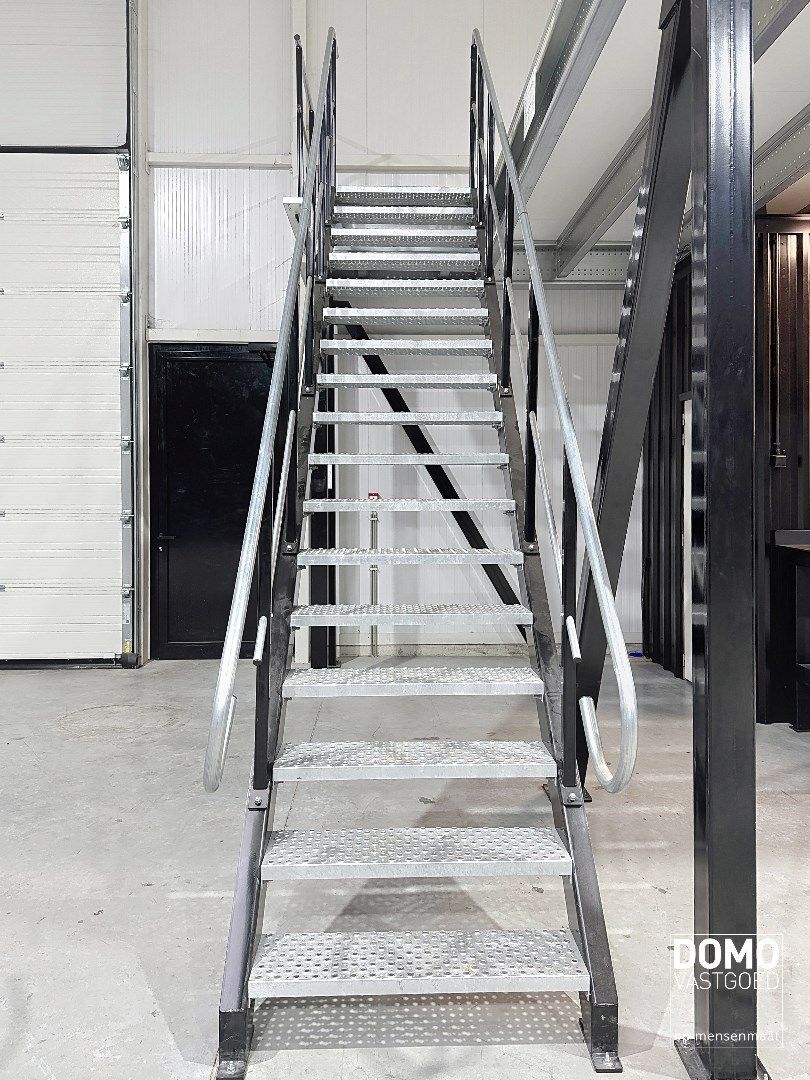 Centraal gelegen KMO unit te Hasselt. foto 13