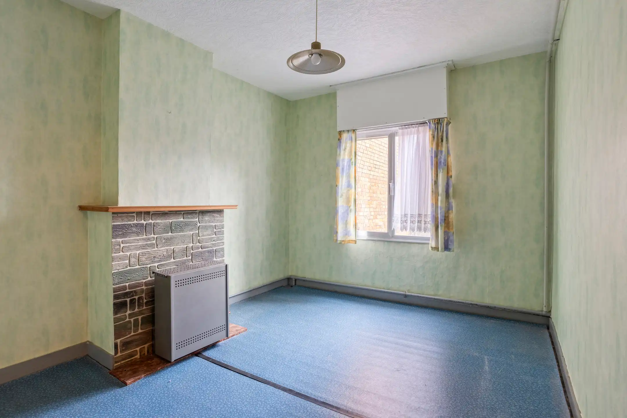 Charmante te renoveren woning met tuin en garage foto 21