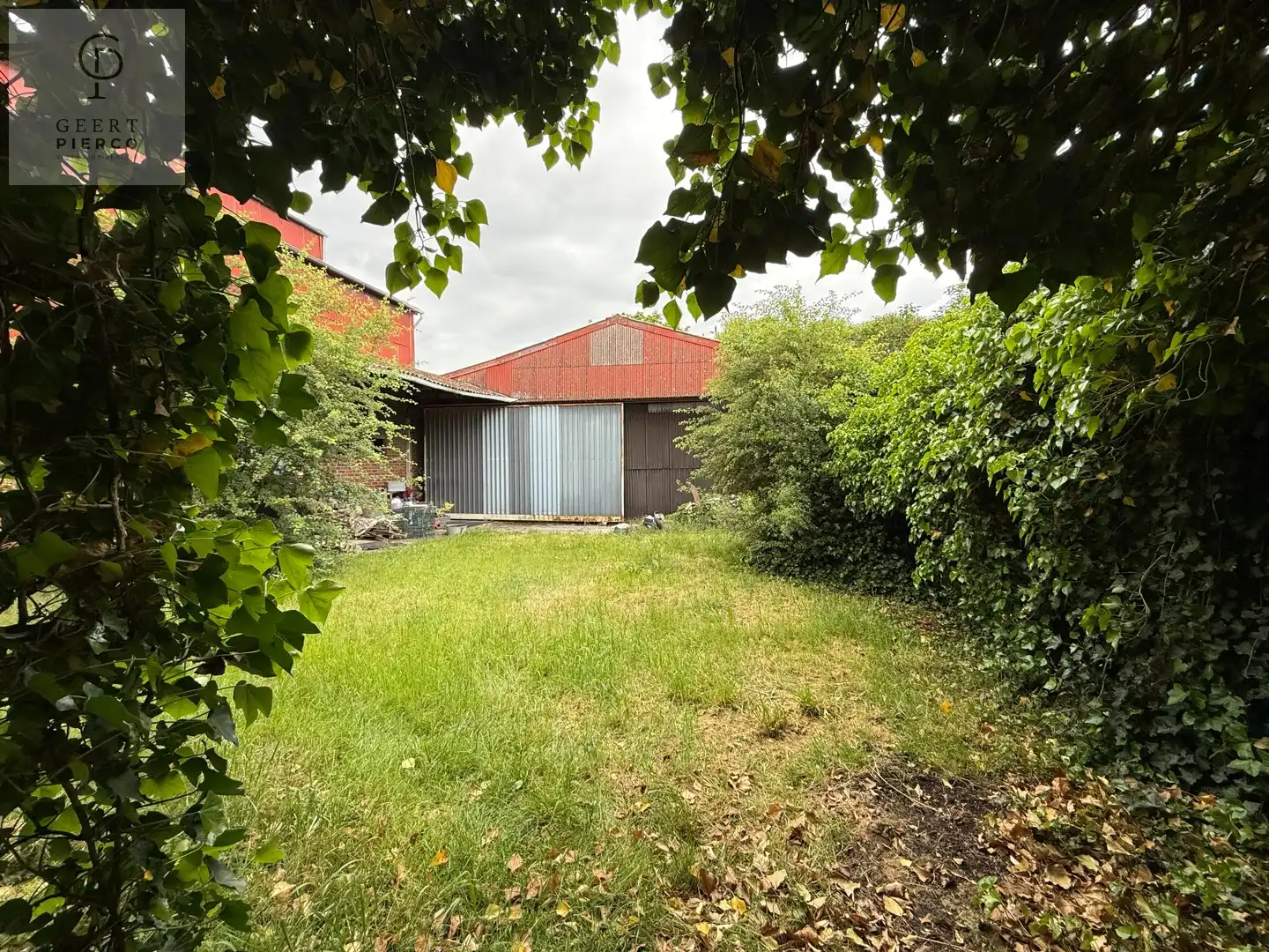 projectgrond met loods met kans op te splitsen in 2 bouwpercelen foto 3