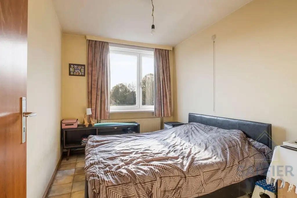 Ruim 2-slaapkamer appartement met zonnig terras op topligging in Roeselare foto 6