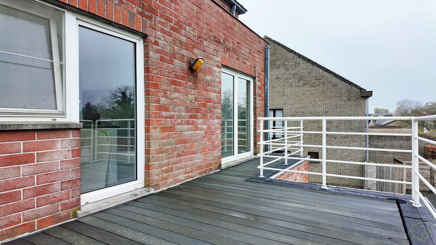 Ruime en lichtrijke duplex op een rustige locatie in Bassevelde! foto 7