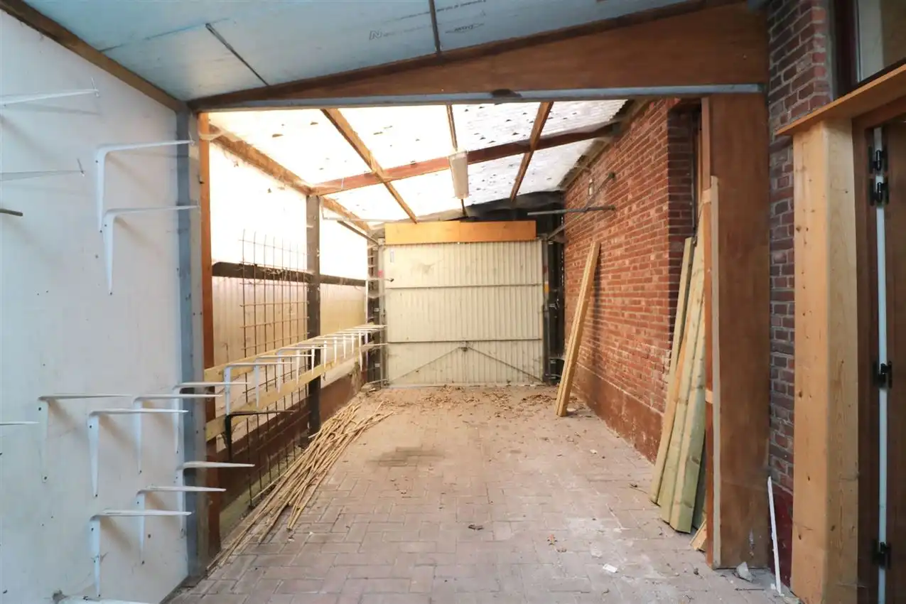 handelszaak met magazijn op zeer zichtbare locatie foto 27