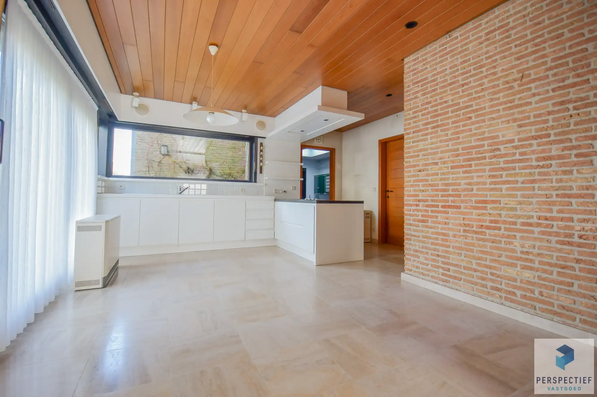 Centraal gelegen ruime woning met 3 slaapkamers - garage en grote tuin foto 6