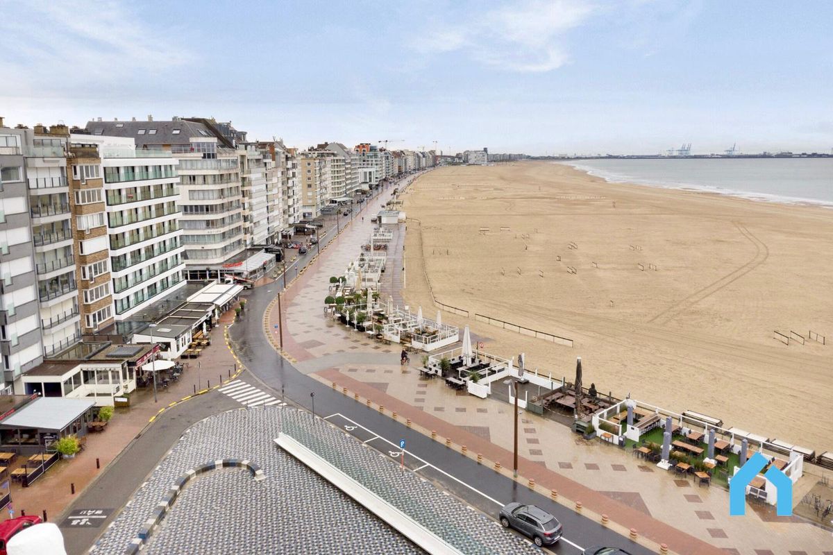 Recent gerenoveerd appartement met frontaal zeezicht aan het Rubensplein foto 3