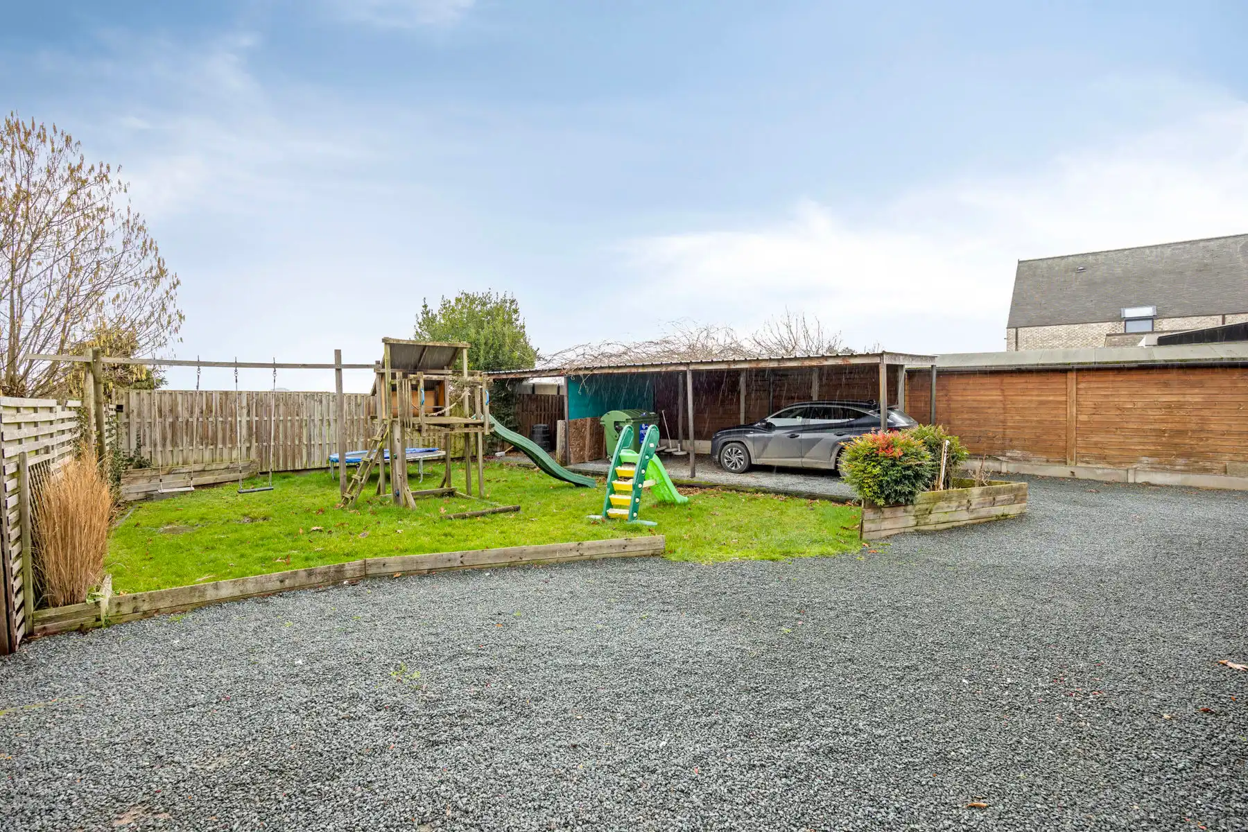 veelzijdig handelshuis met woonst en appartement foto 17