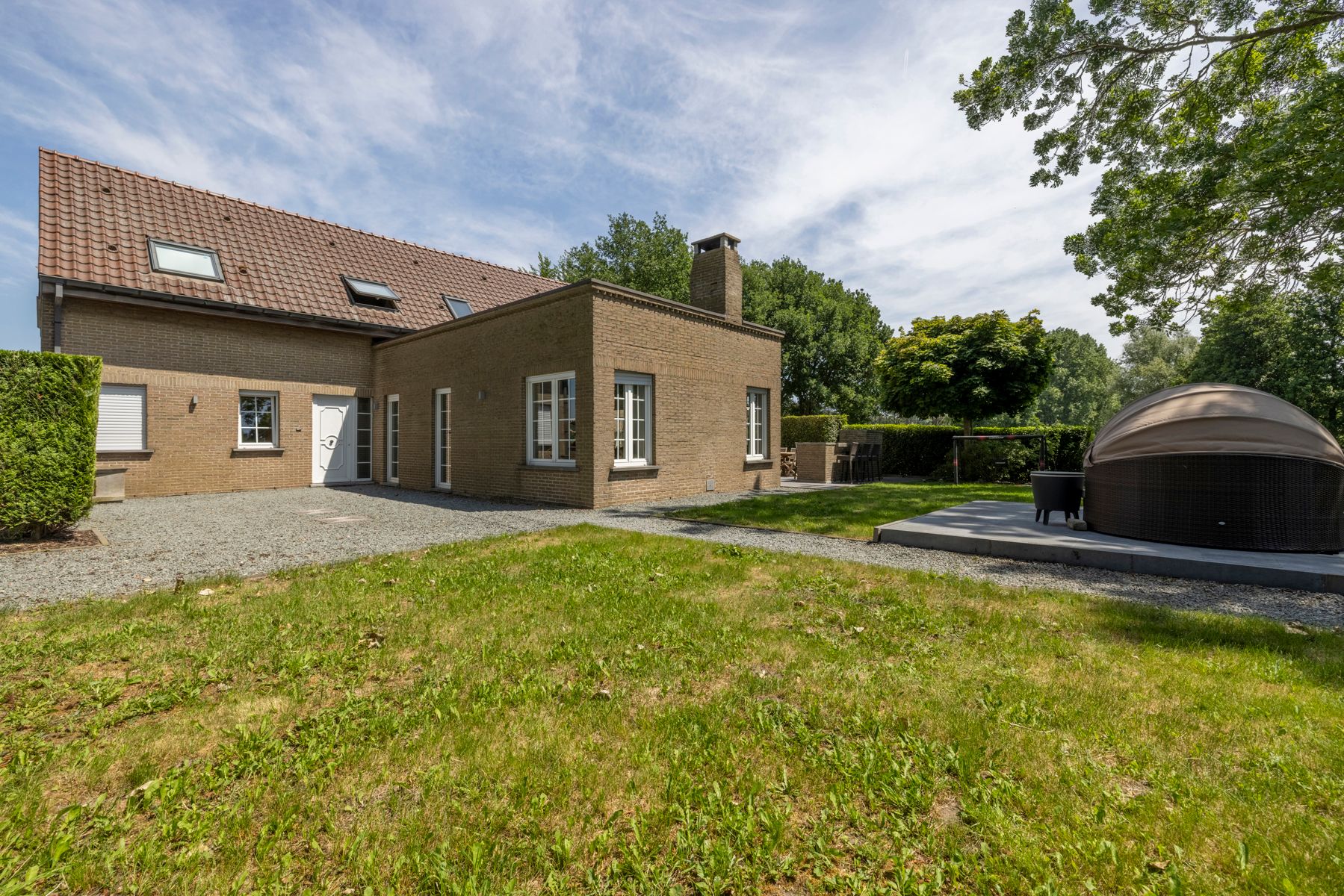 Woning met 3 slaapkamers en 7000m² weide! foto 21