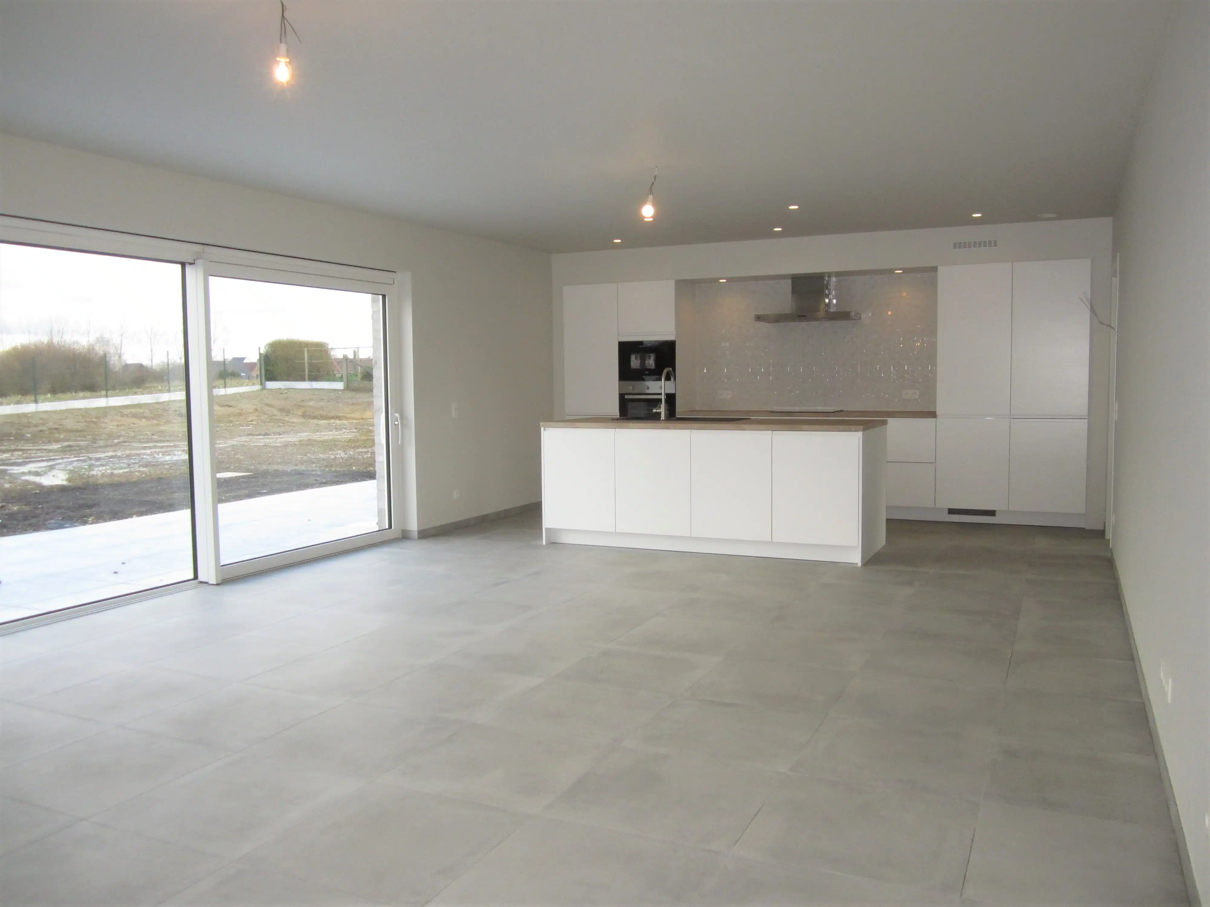 Prachtige nieuwbouwwoning van 195m² met terras v 40m², tuin, zonnepanelen en twee staanplaatsen. Aanrader! foto 7