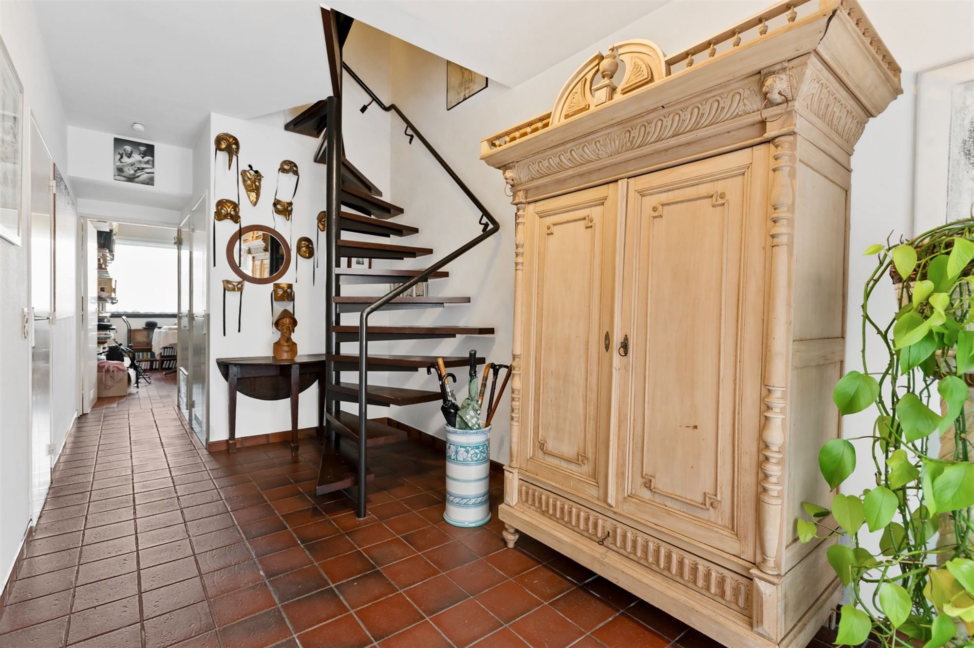 Bel-etage woning met 3 slaapkamers en tuinpoort aan straatkant. foto 18