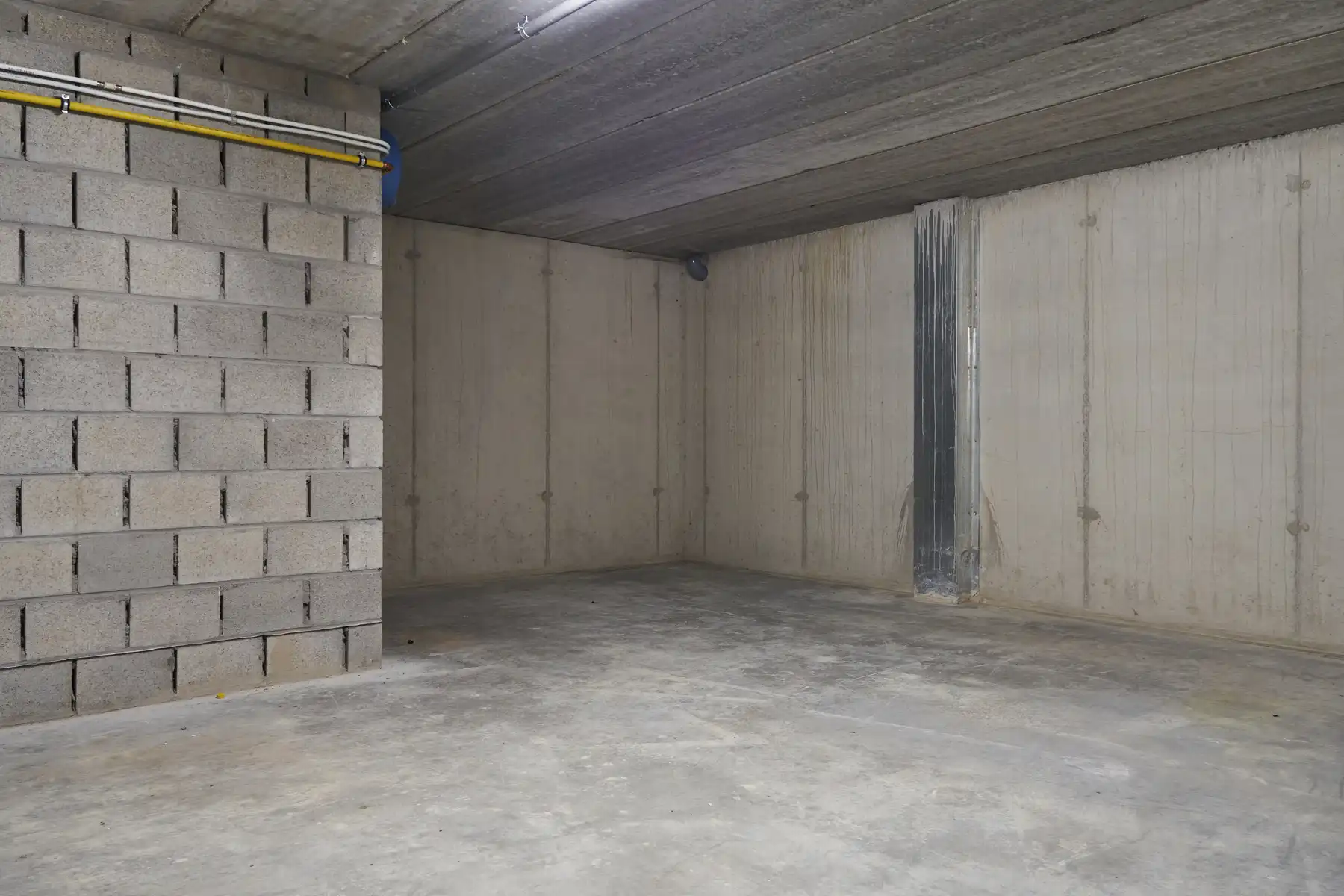 Opslagruimte/ winkelruimte van ca 200 m² op bedrijventerrein De Mil. foto 8