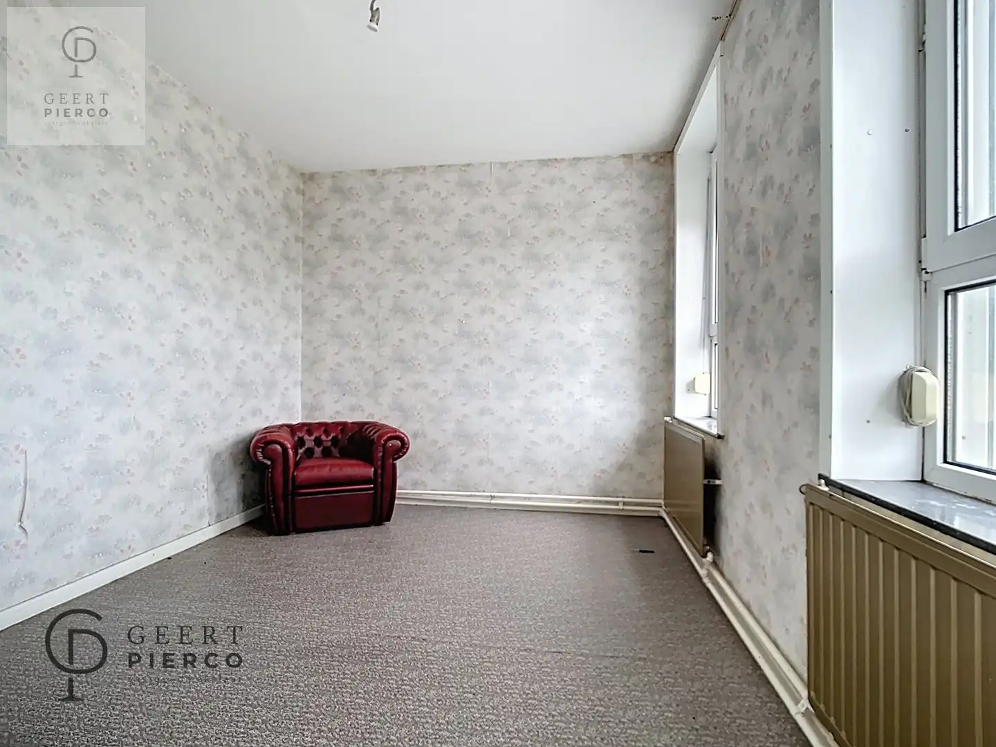 Authentiek stationspand in het landelijk Velm. foto 16