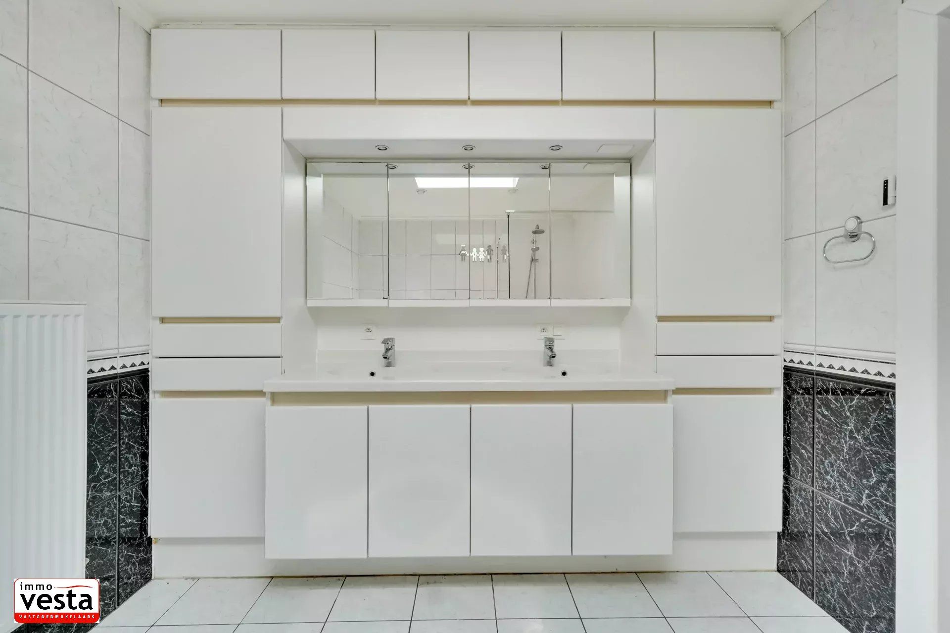 Ruime , landelijk gelegen woning met loods foto 29