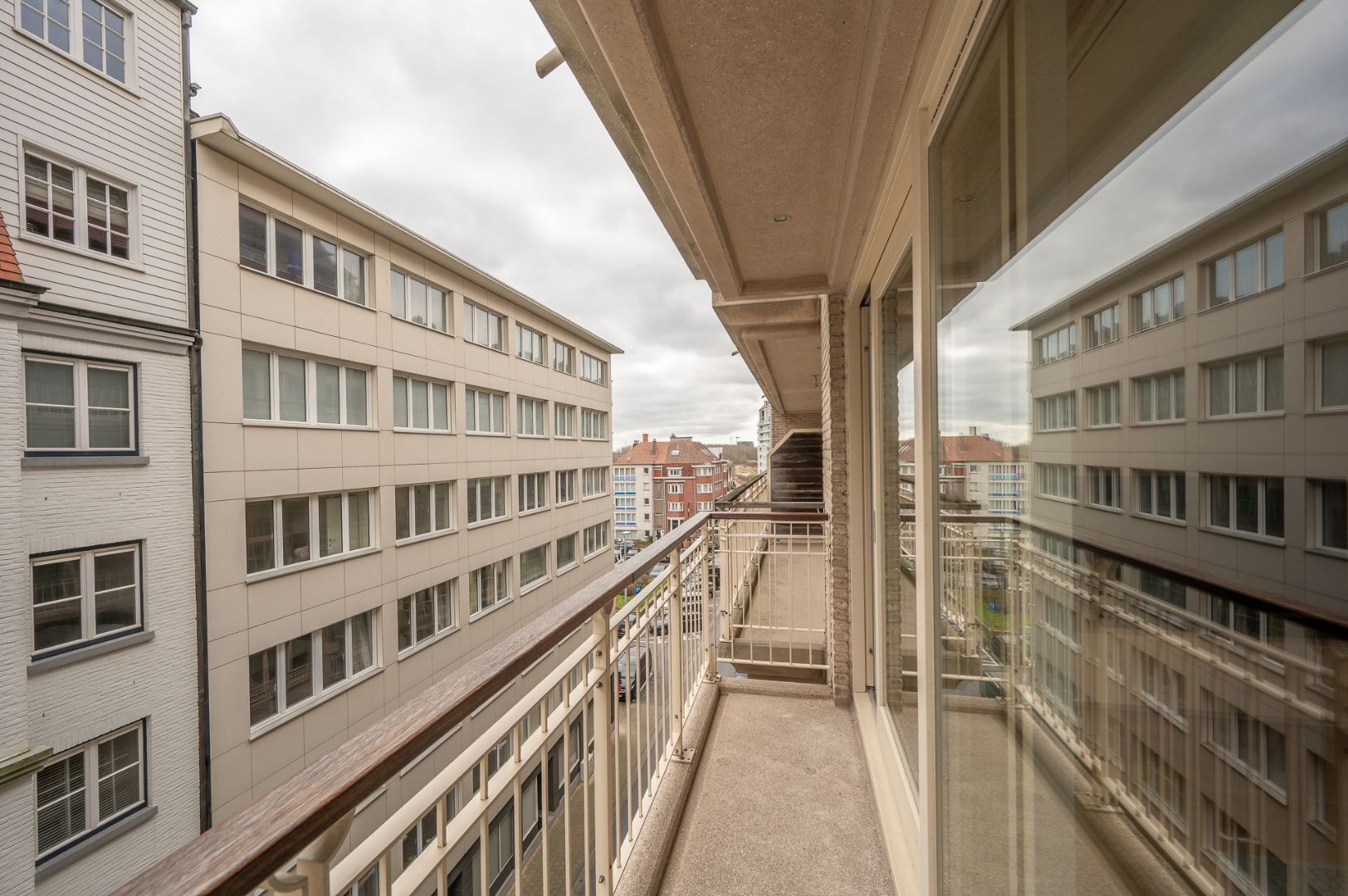 Stijlvol vernieuwd appartement in Duinbergen vlakbij het strand foto 19