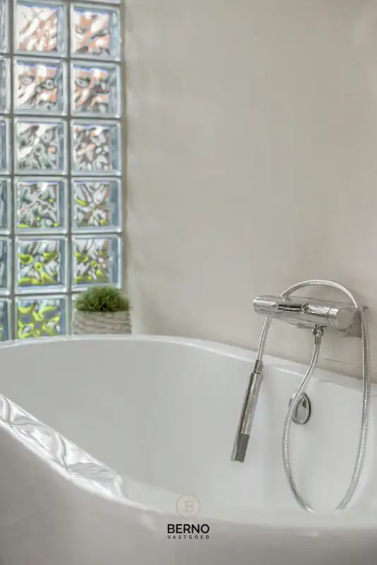 Instapklare charmante woning met zonnige binnentuin en garage. foto 29