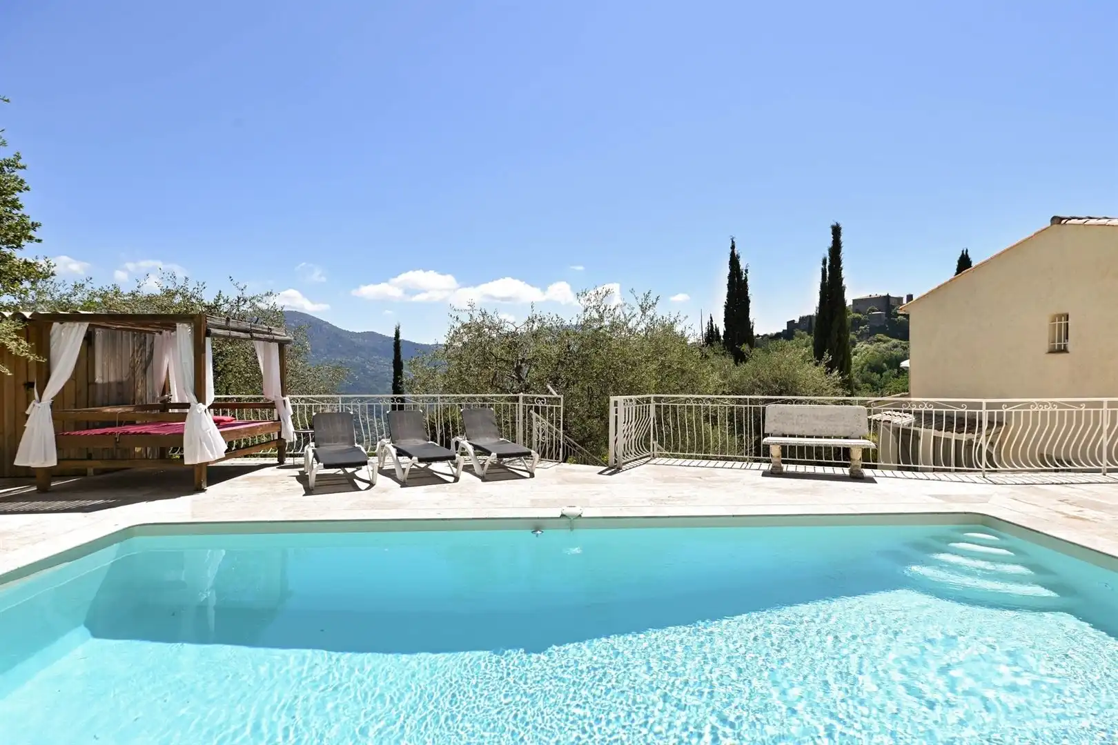 Volledig gerenoveerde villa met wellness en panoramisch uitzicht nabij Nice foto 33