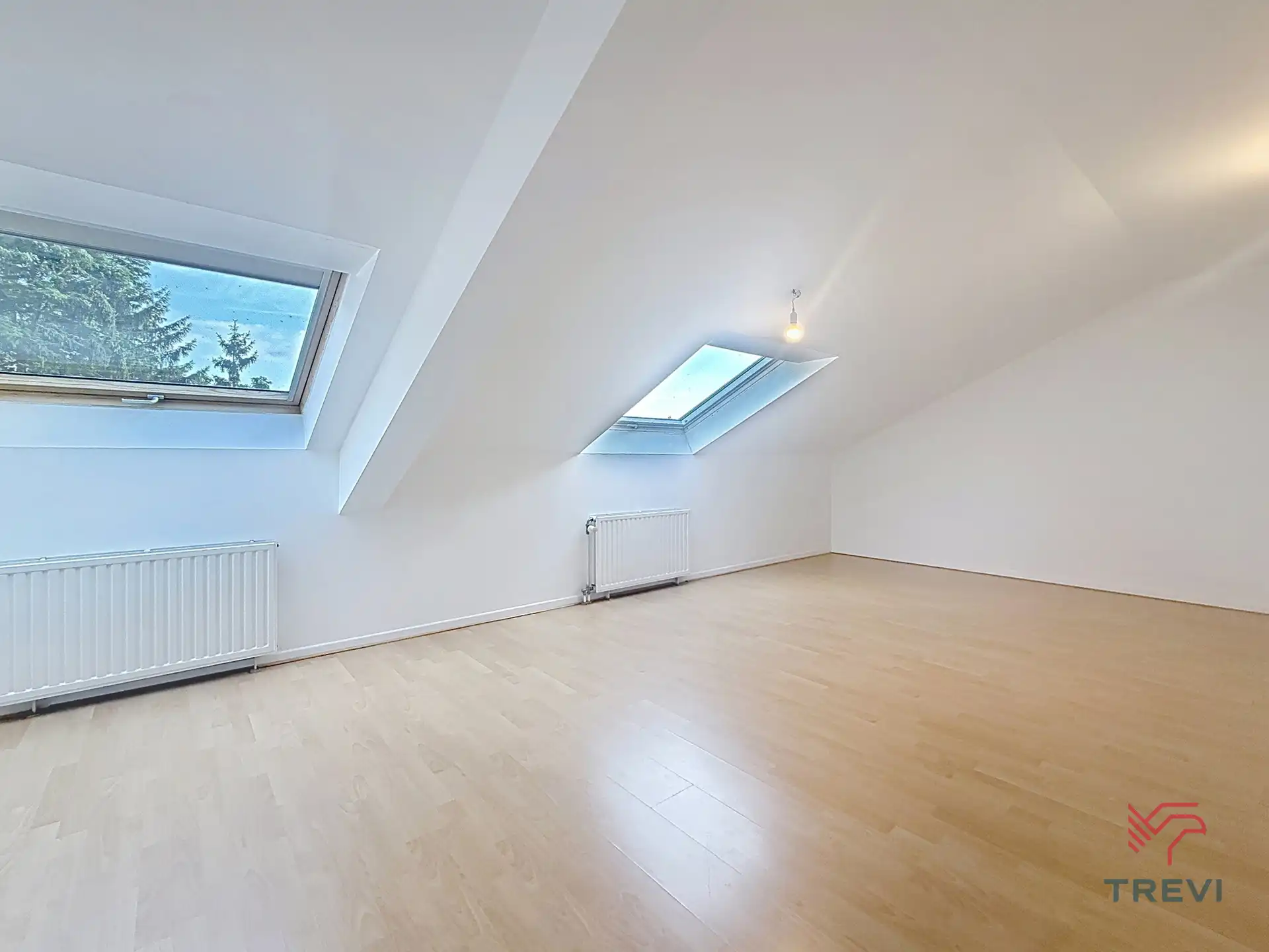 Ruim appartement met 2 slaapkamers + kelder en garagebox foto 5
