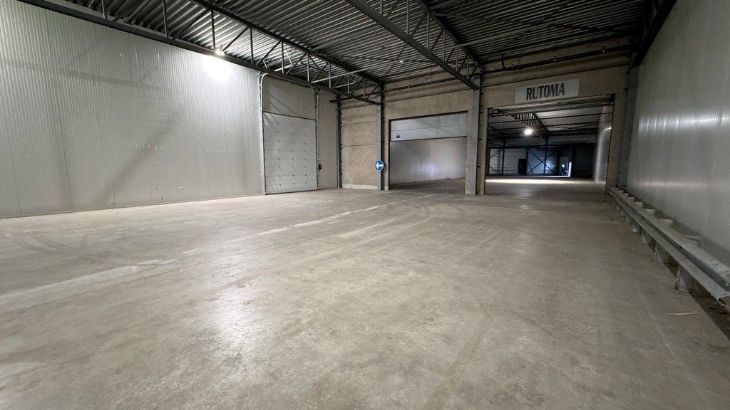 Opslagruimte te huur vlakbij R4 te Evergem foto 9