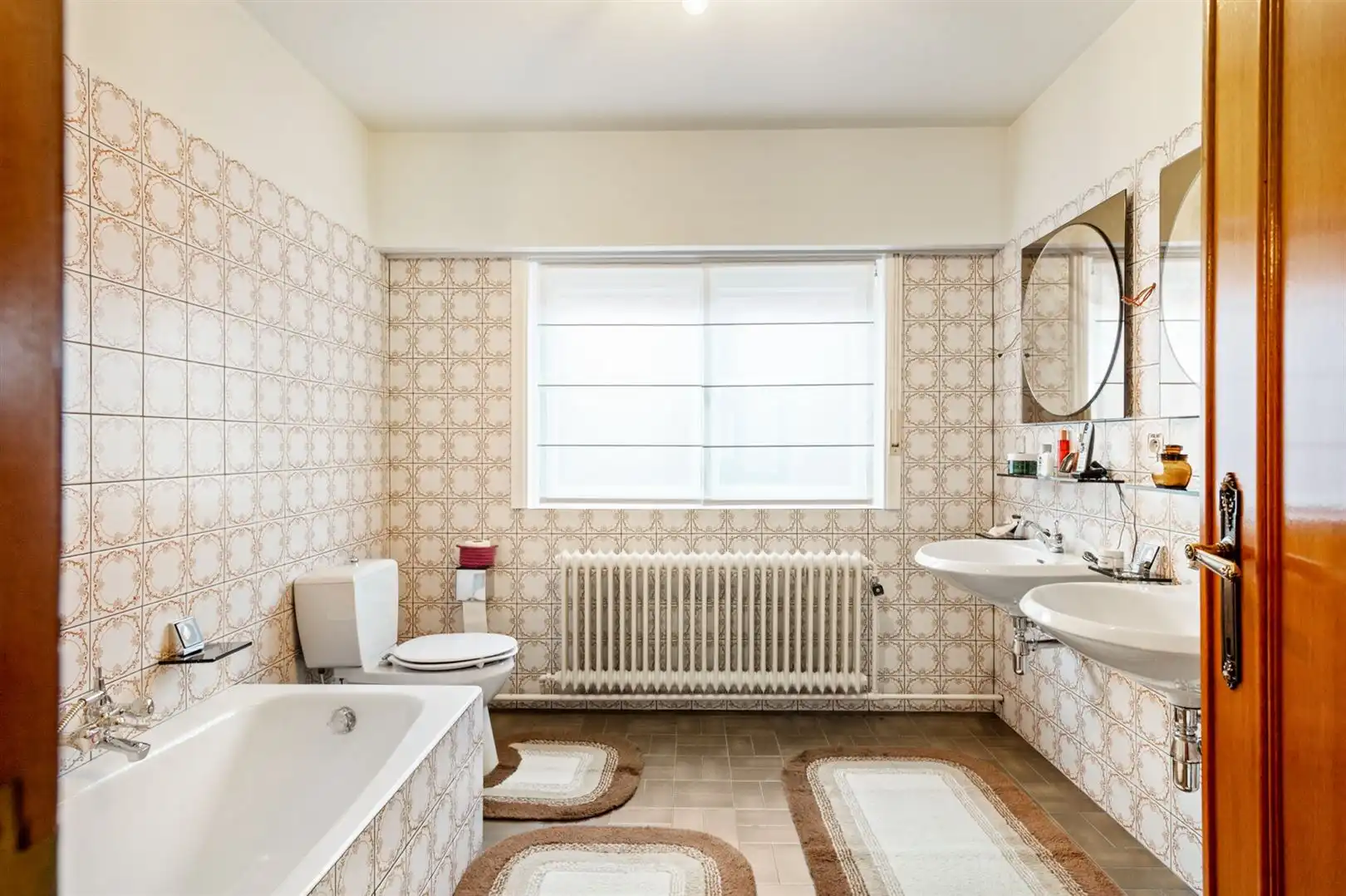 Prima onderhouden woning met 4 slaapkamers en prachtige tuin. foto 16