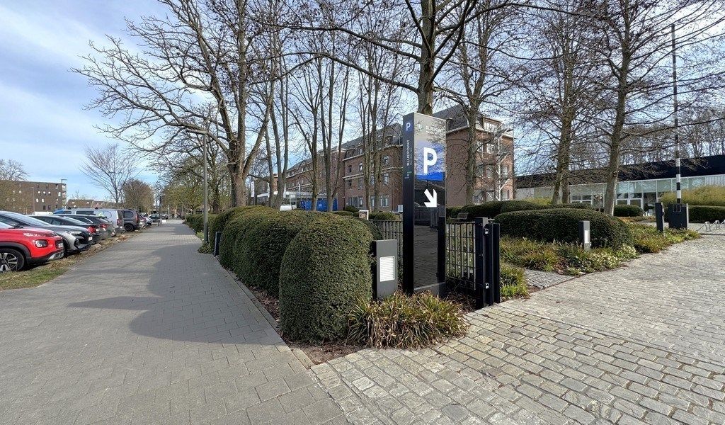 Full-service kantoor in BluePoint Business Center foto 14