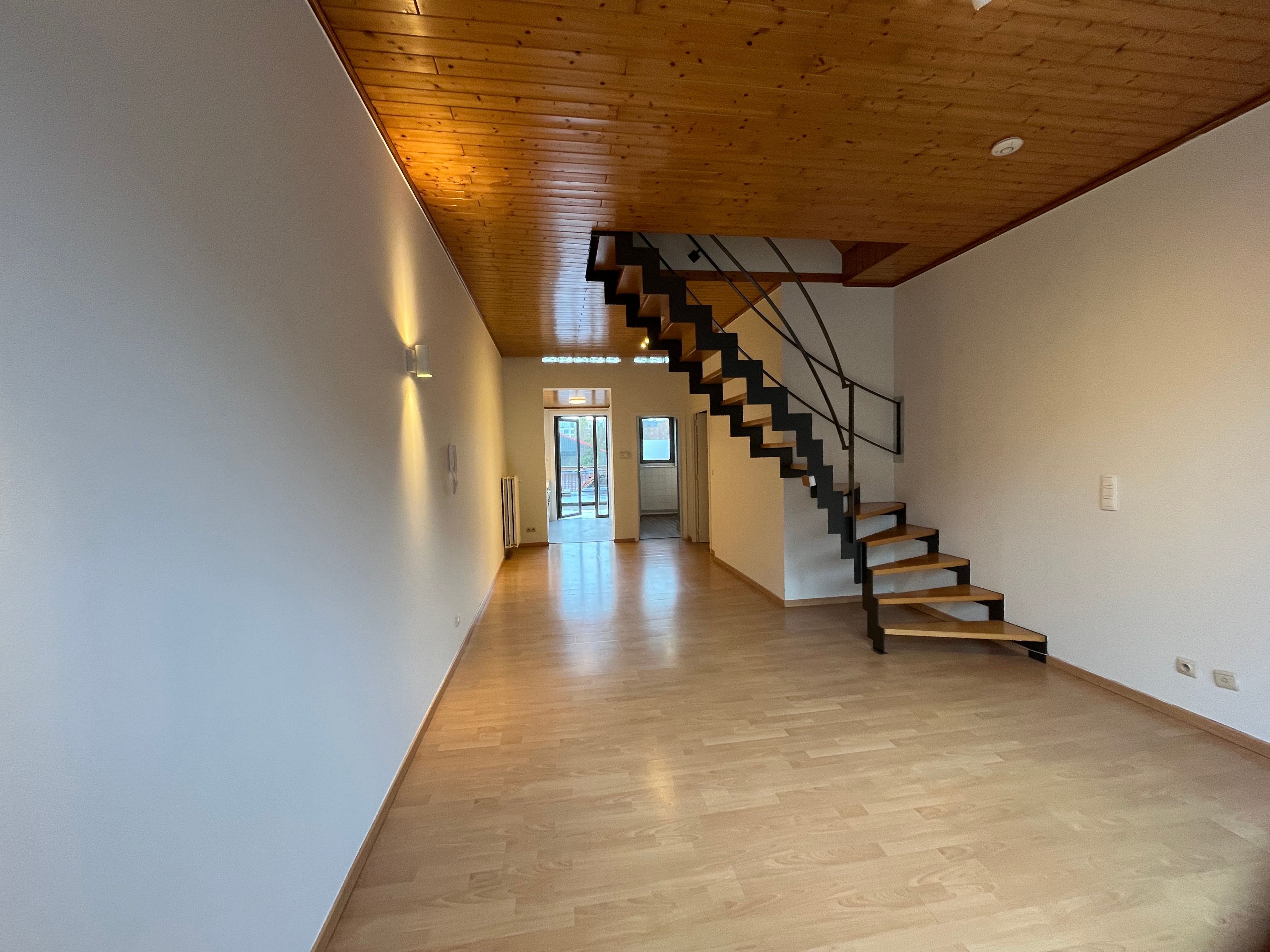 Gezellig, tof duplex-appartement met zonneterras 12m2 in centrum Deinze foto 8