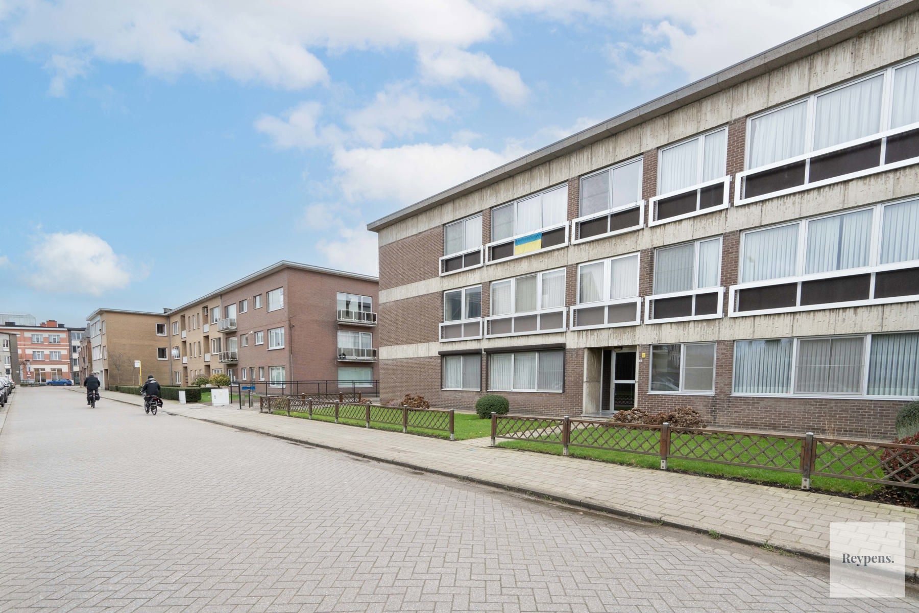 Gelijkvloers appartement met garagebox in het centrum foto 2