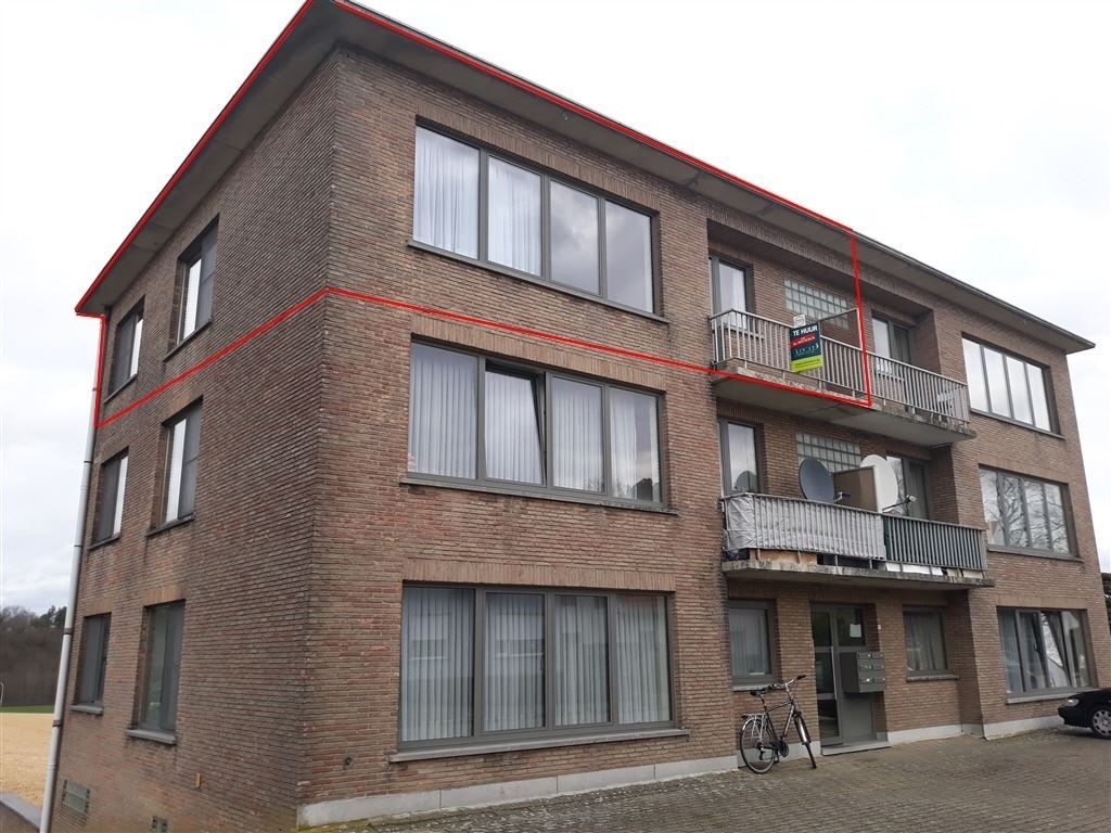 Goedgelegen en volledig vernieuwd appartement foto 1