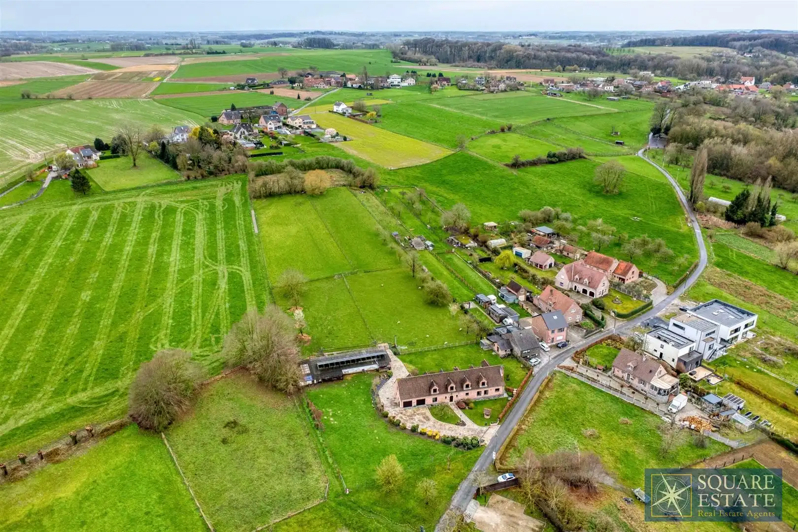 Charmant huis op een perceel van 1,17 hectare, met stal foto 29