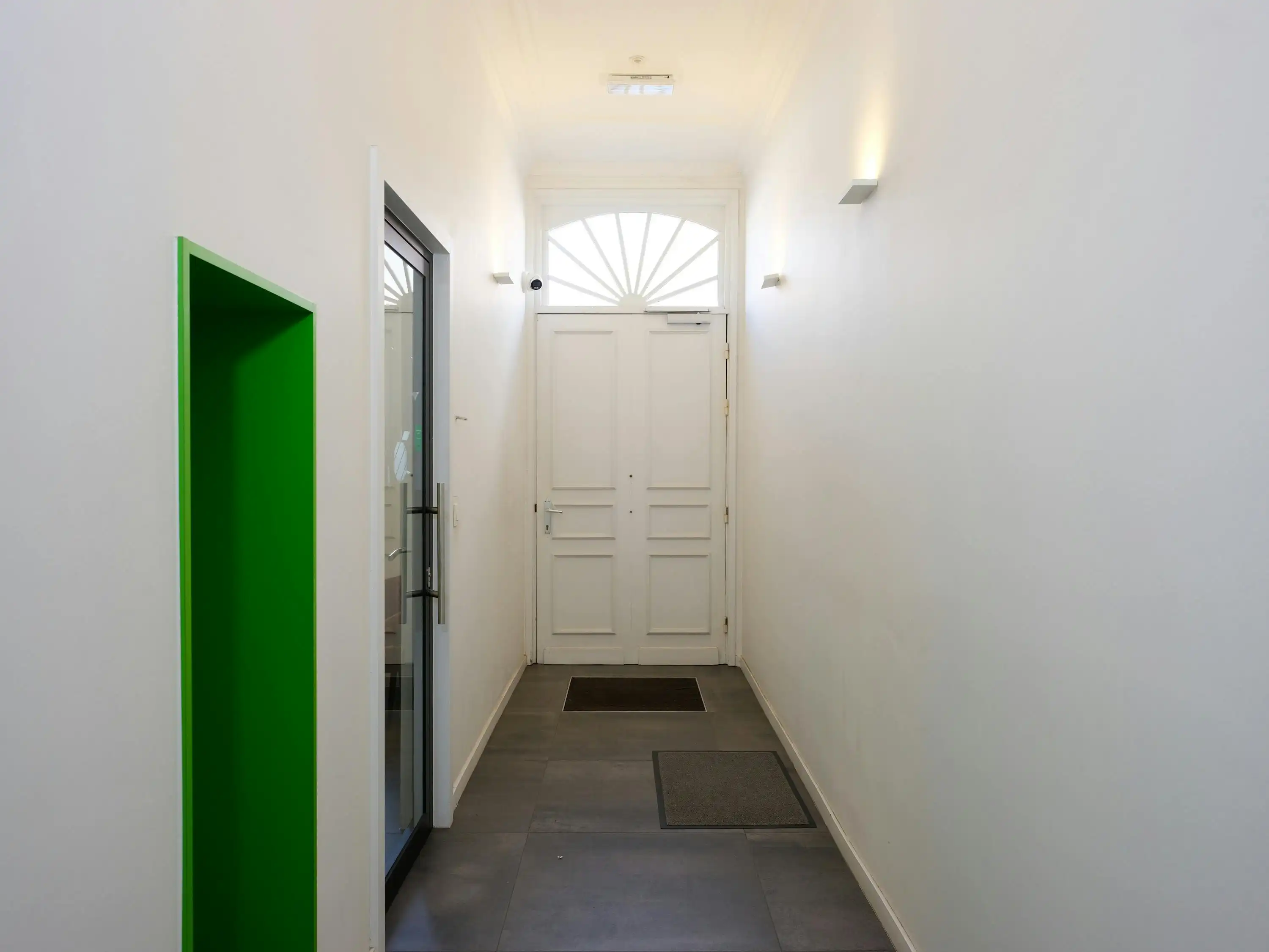 Instapklaar handelspand met woonst te koop op de Boelare in Eeklo foto 18