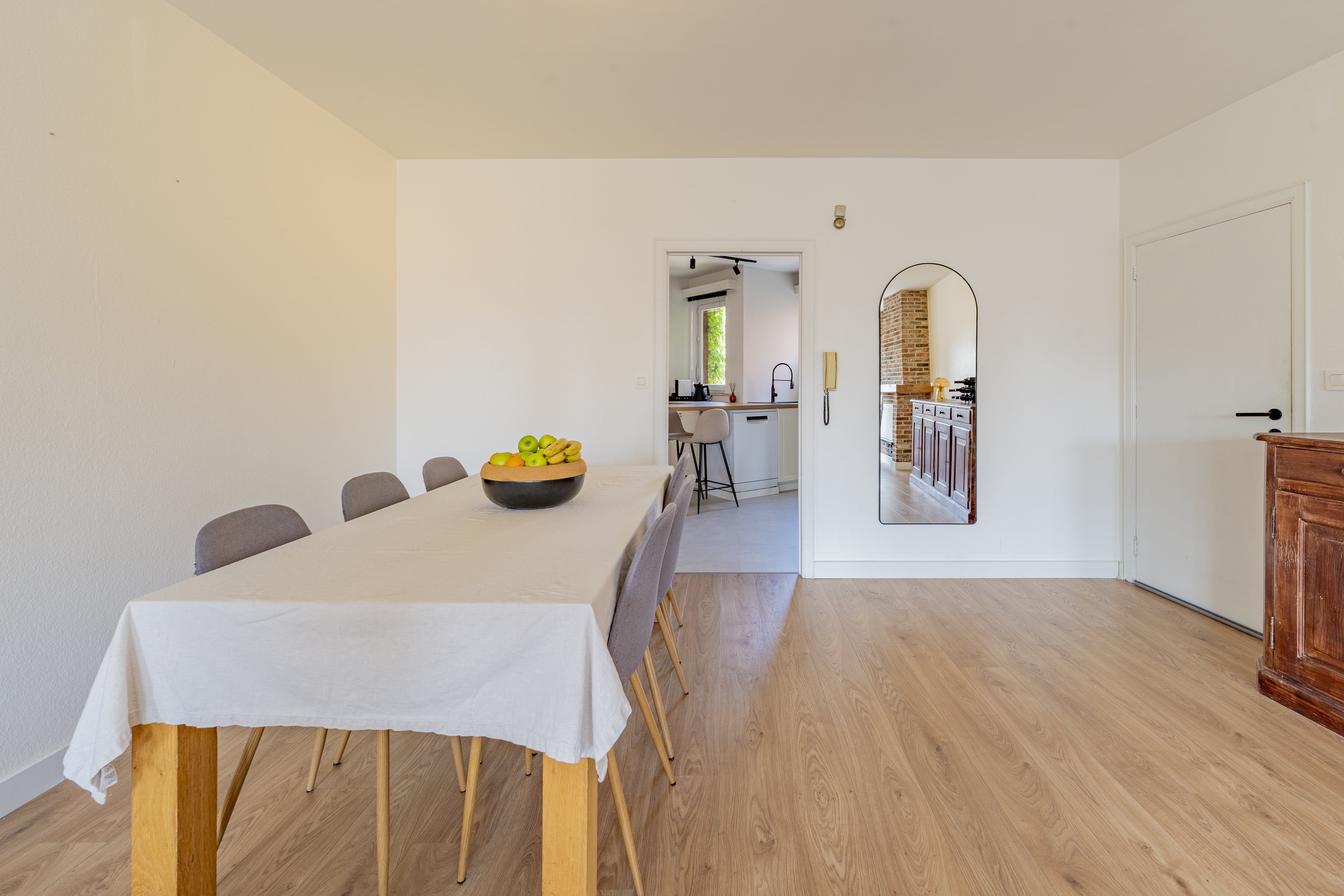 Gerenoveerd 3 slaapkamerappartement in het centrum van Knesselare foto 3