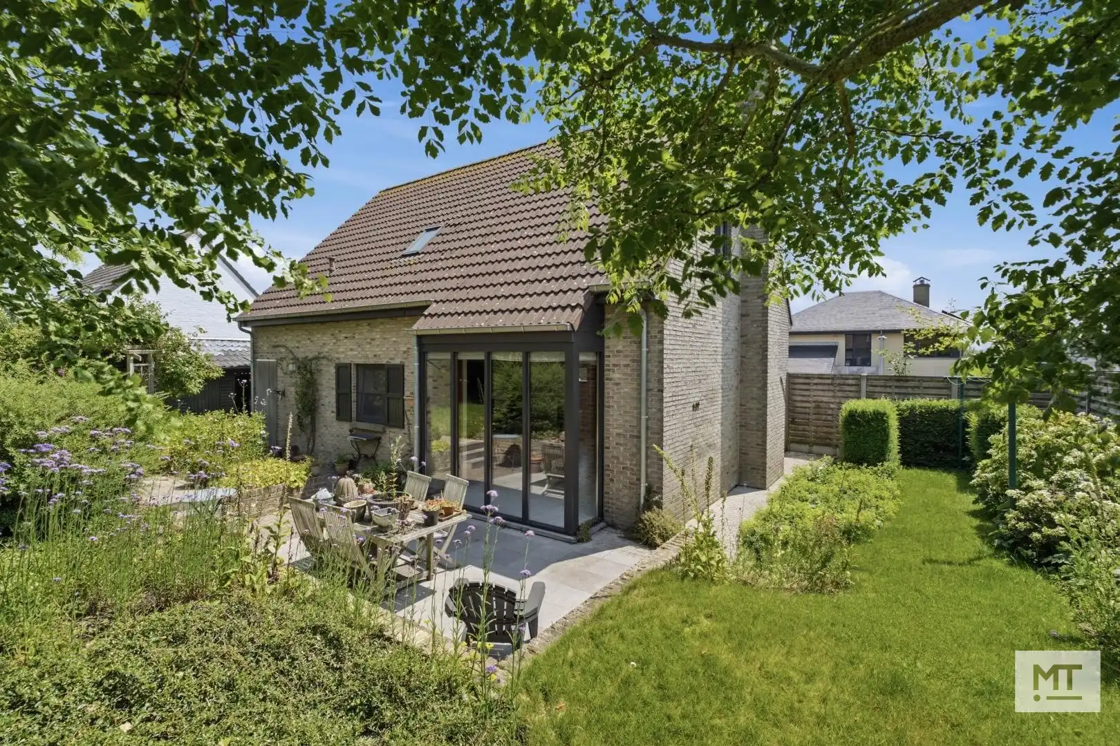 Alleenstaande woning met 4 slaapkamers, zonnige tuin en garage op de Molenhoek foto 22